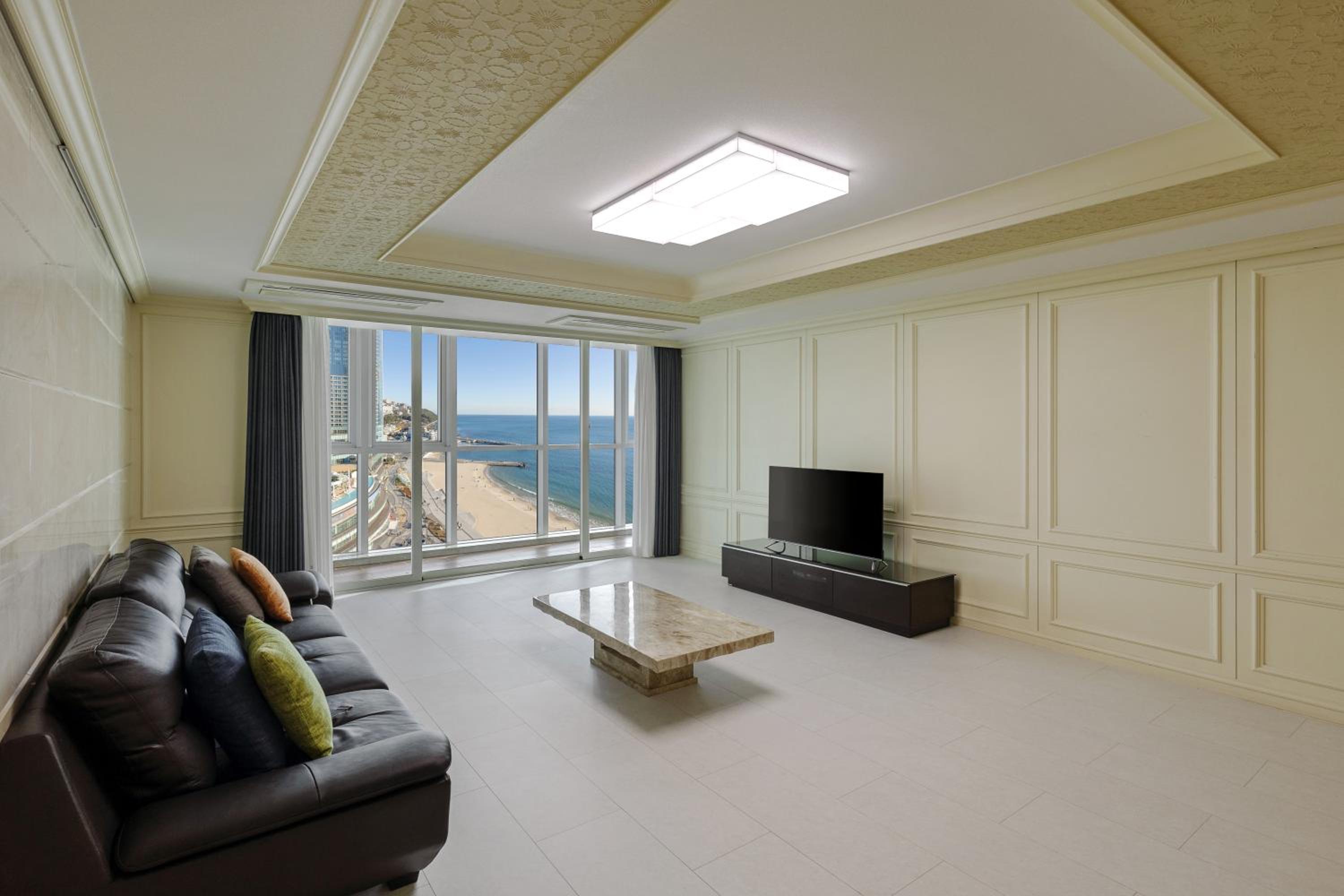 Pale De Cz Condo
