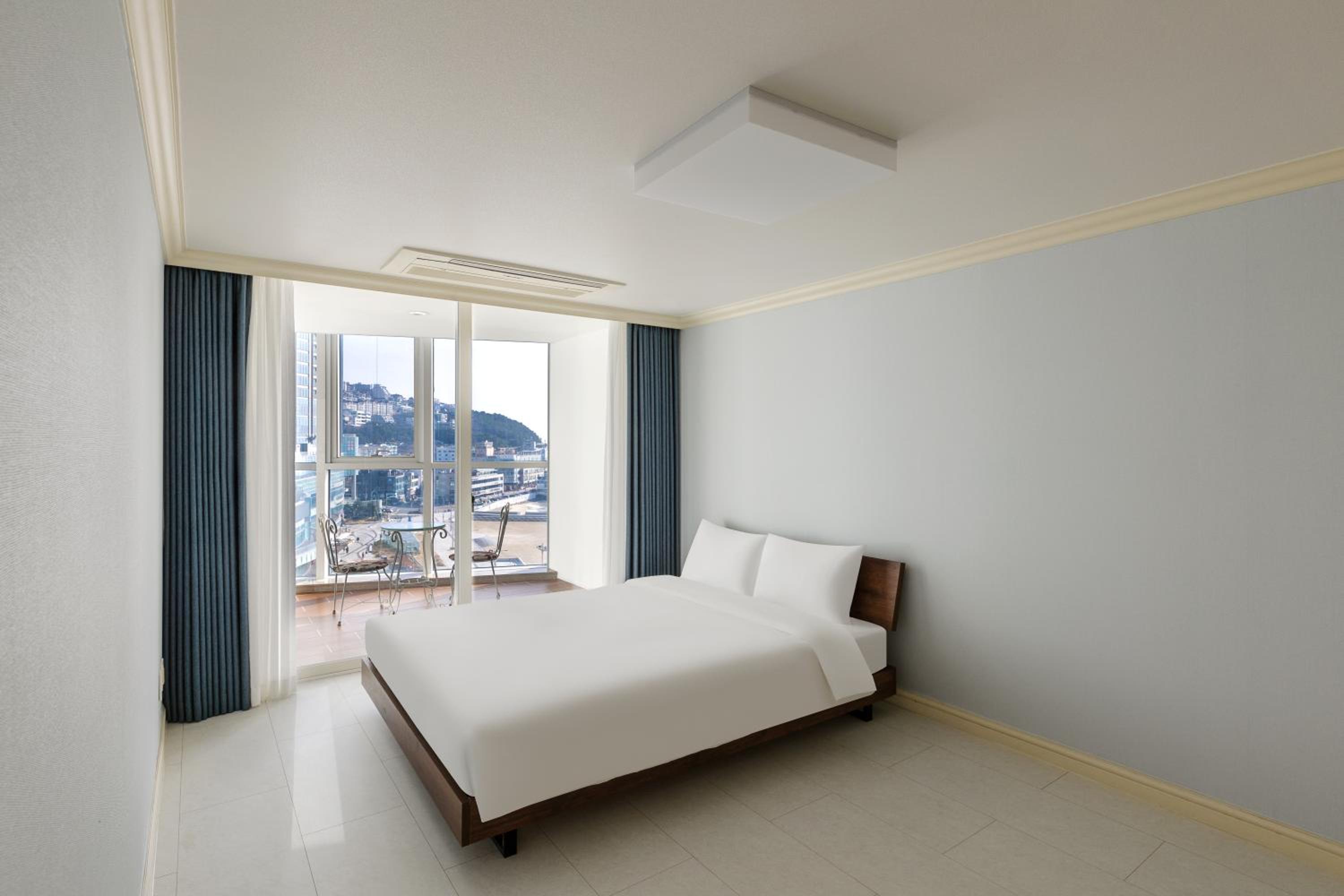 Pale De Cz Condo