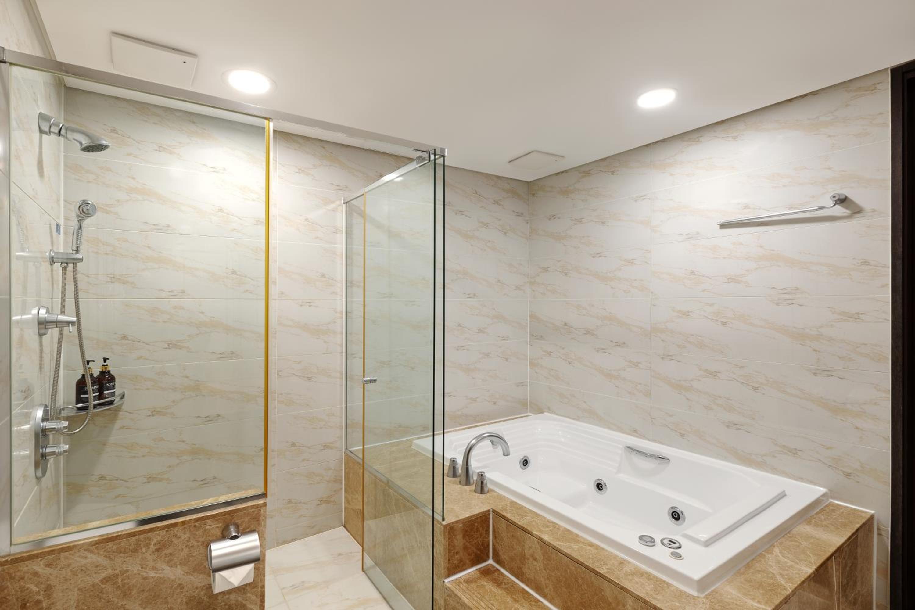 Pale De Cz Condo