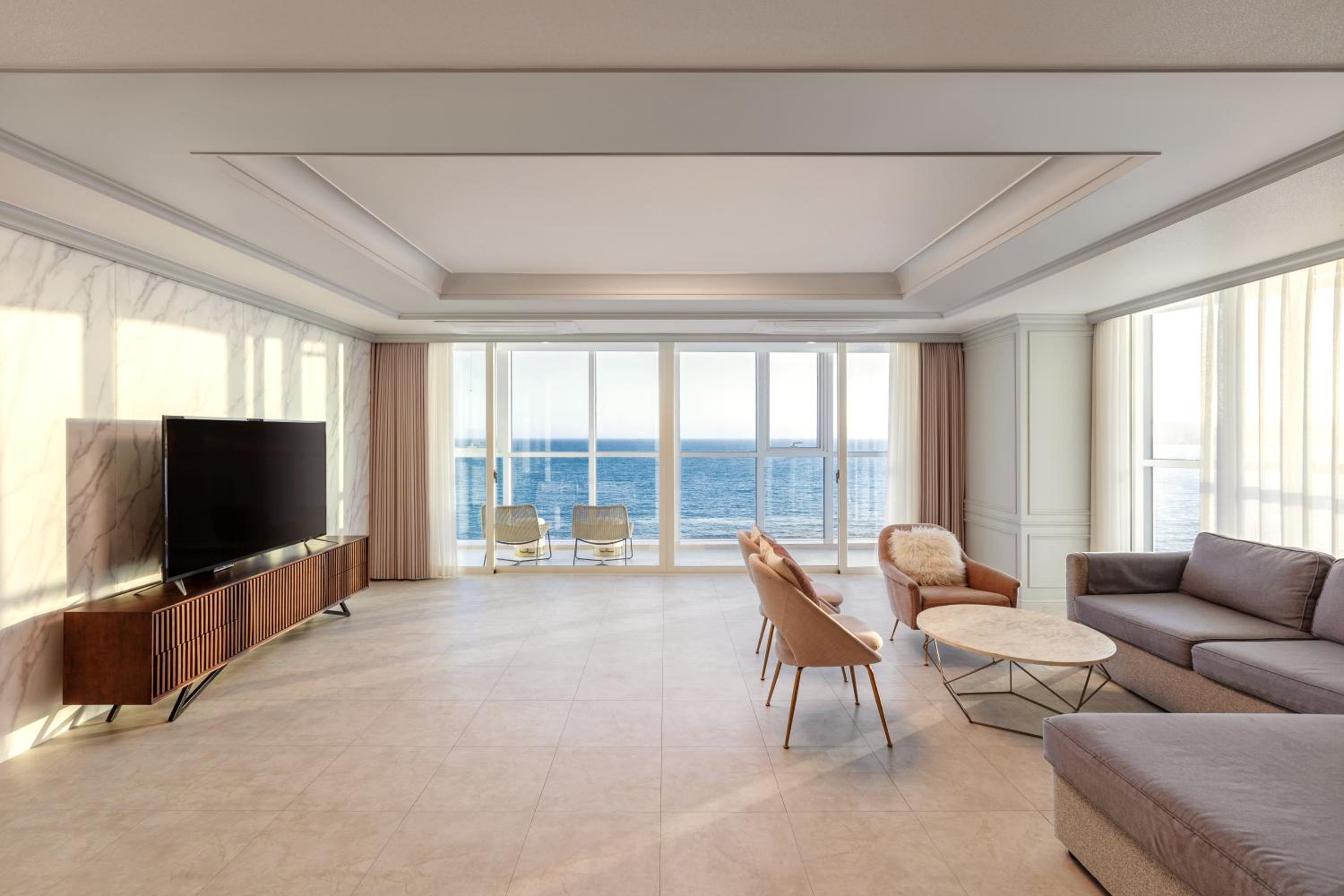 Pale De Cz Condo