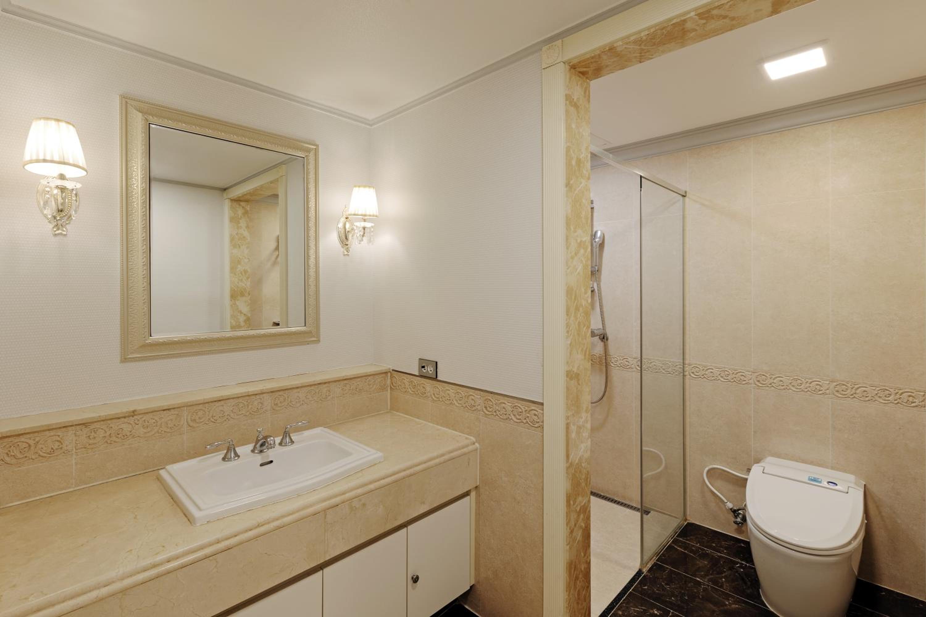 Pale De Cz Condo