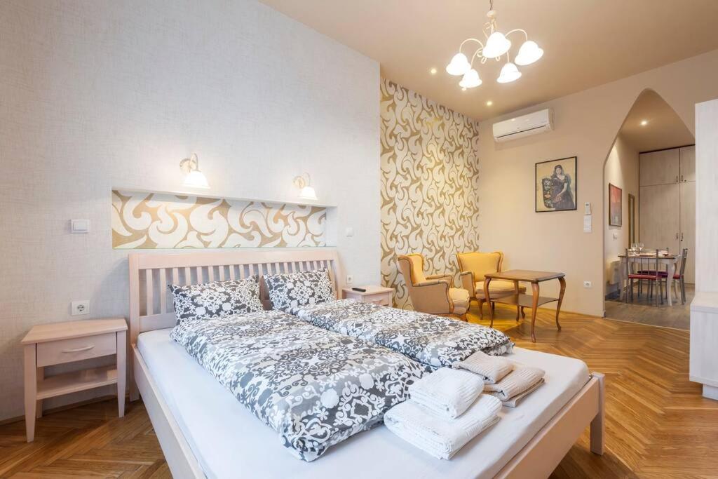 Standard Apartment by Hi5 - Rumbach - Synagogue view 3