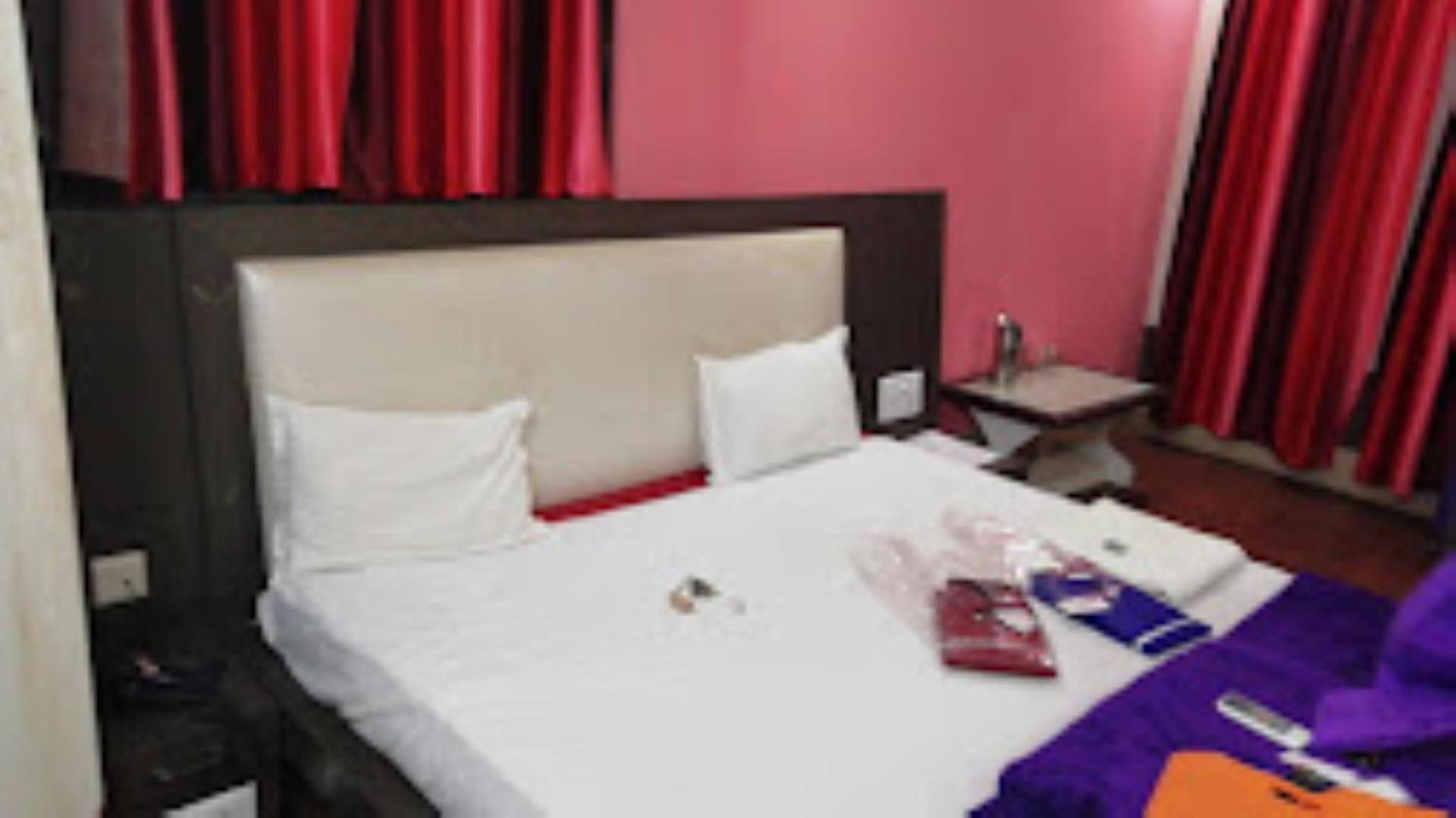 Photo 10