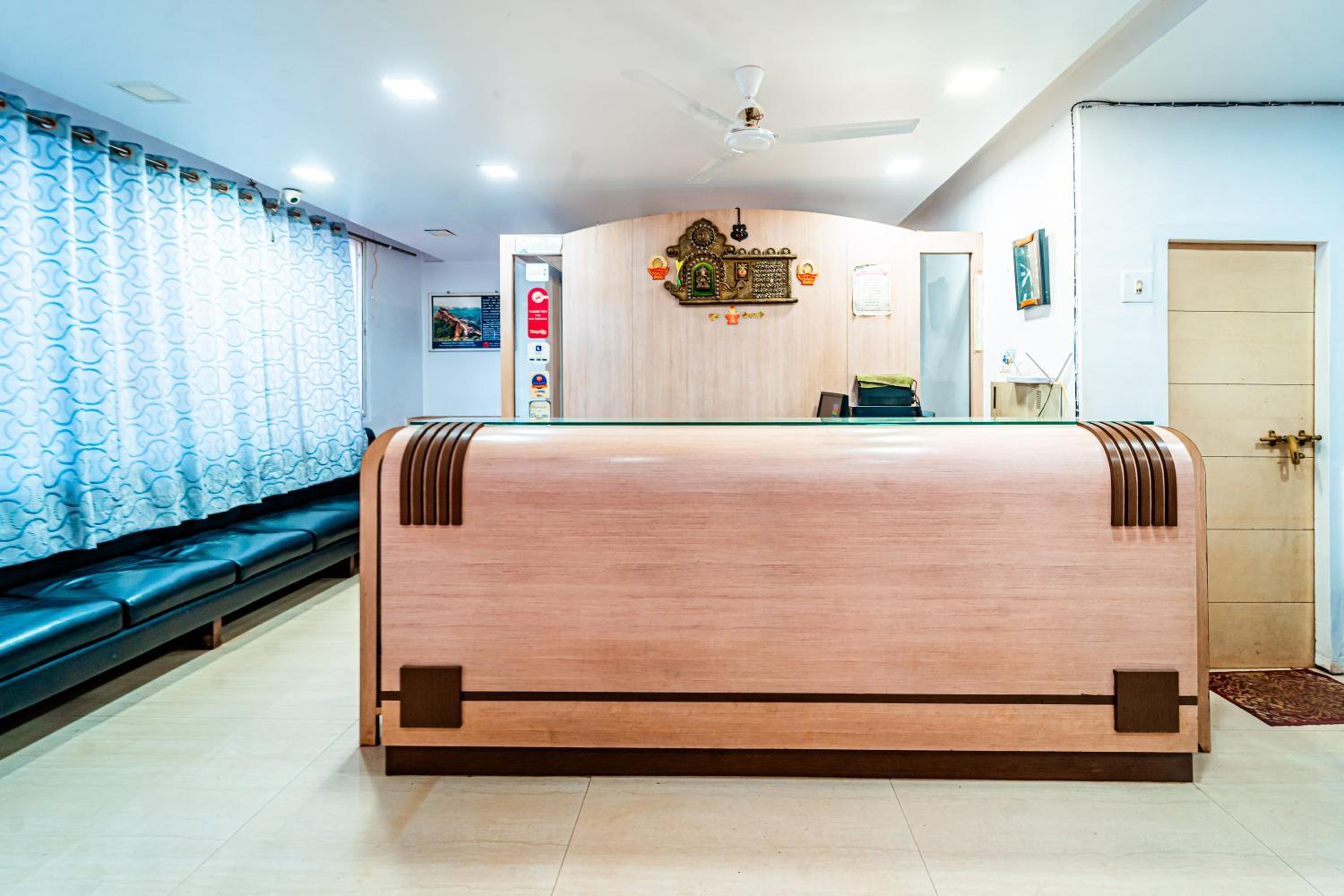 Itsy Hotels Anupam Main Market view 3