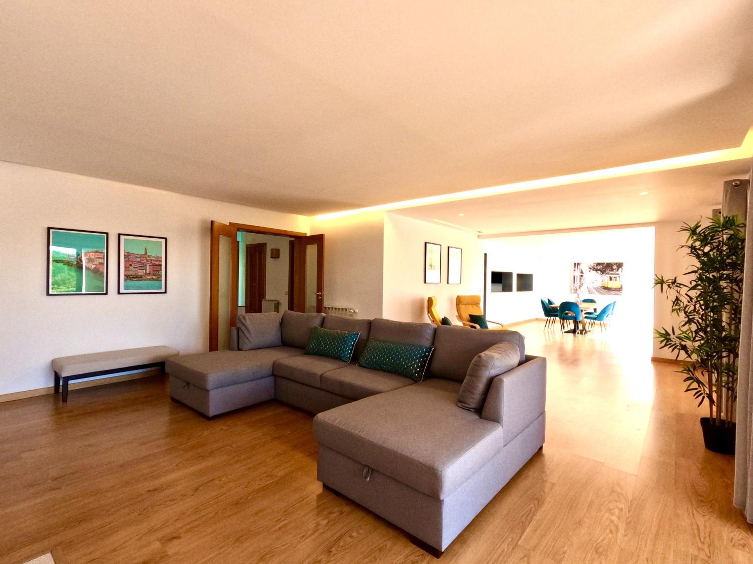 Casa Beloura between the sea and the mountains view 4