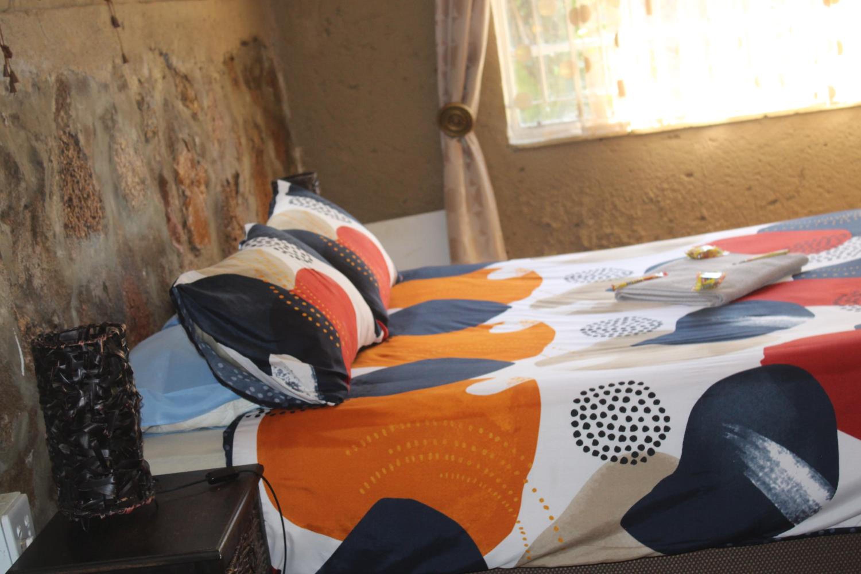 Emahlathini Guest Farm