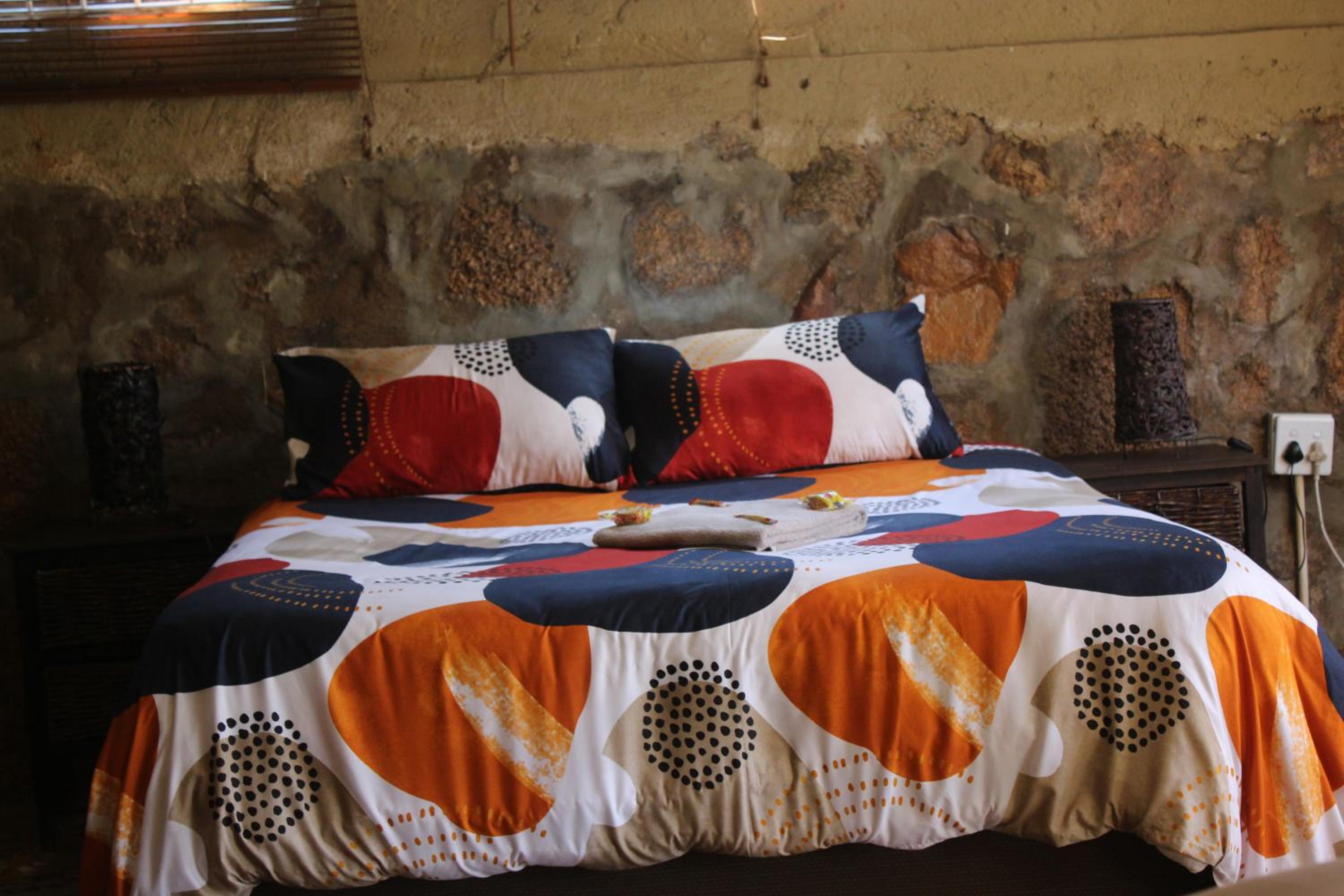Emahlathini Guest Farm