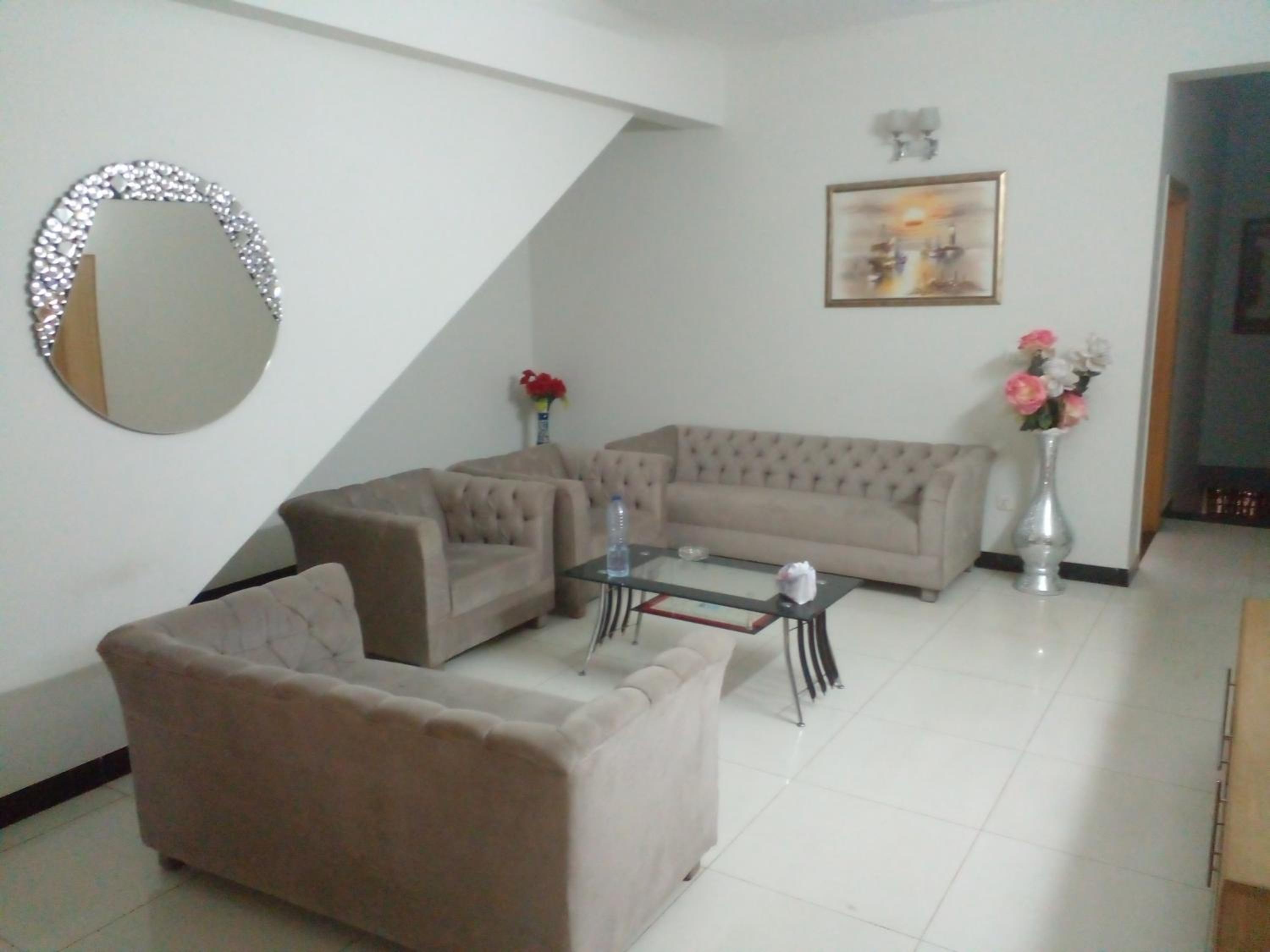 Home Feel Guest House