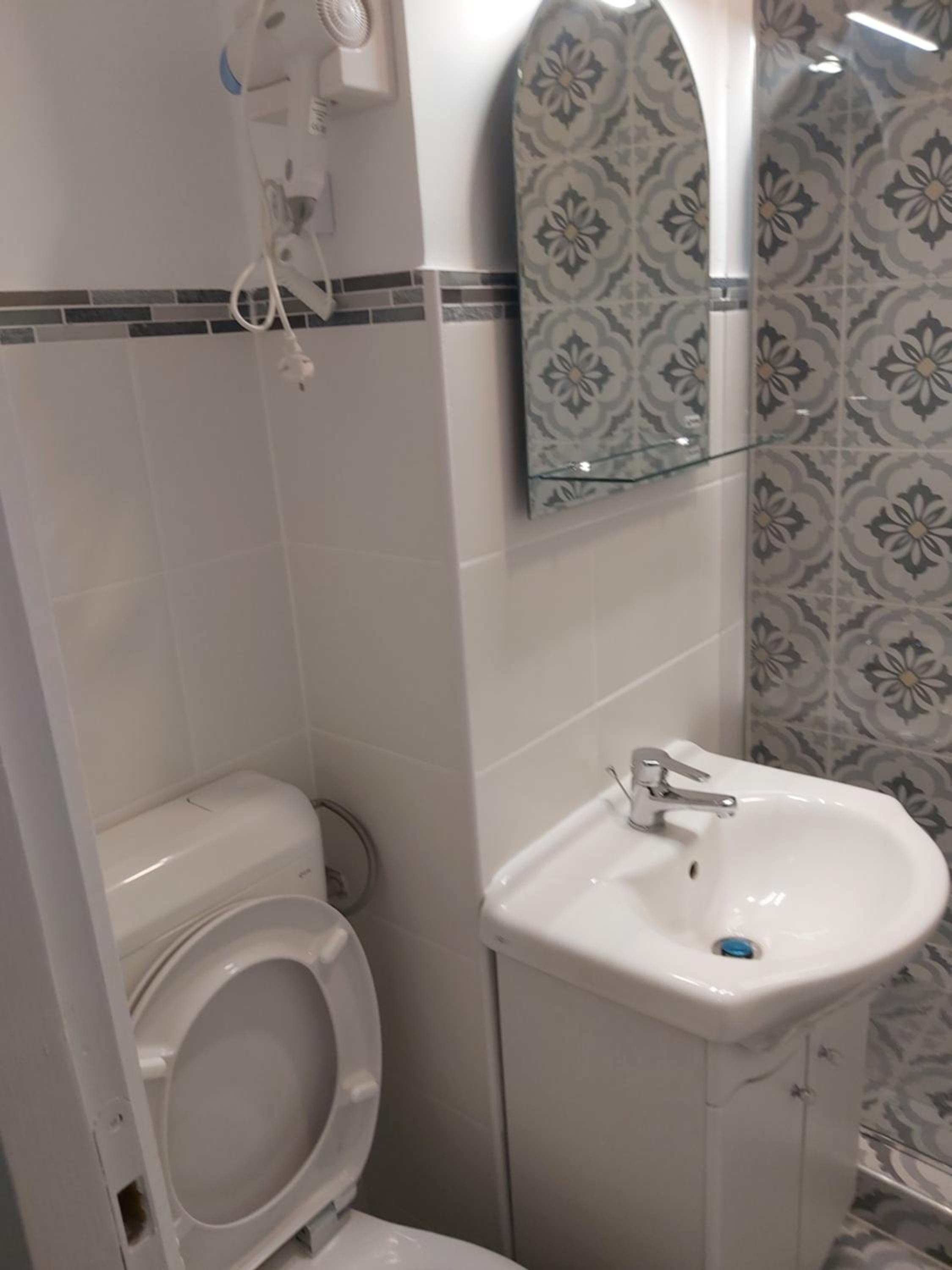 Gold Studio en Târgu-Mureş — bathroom