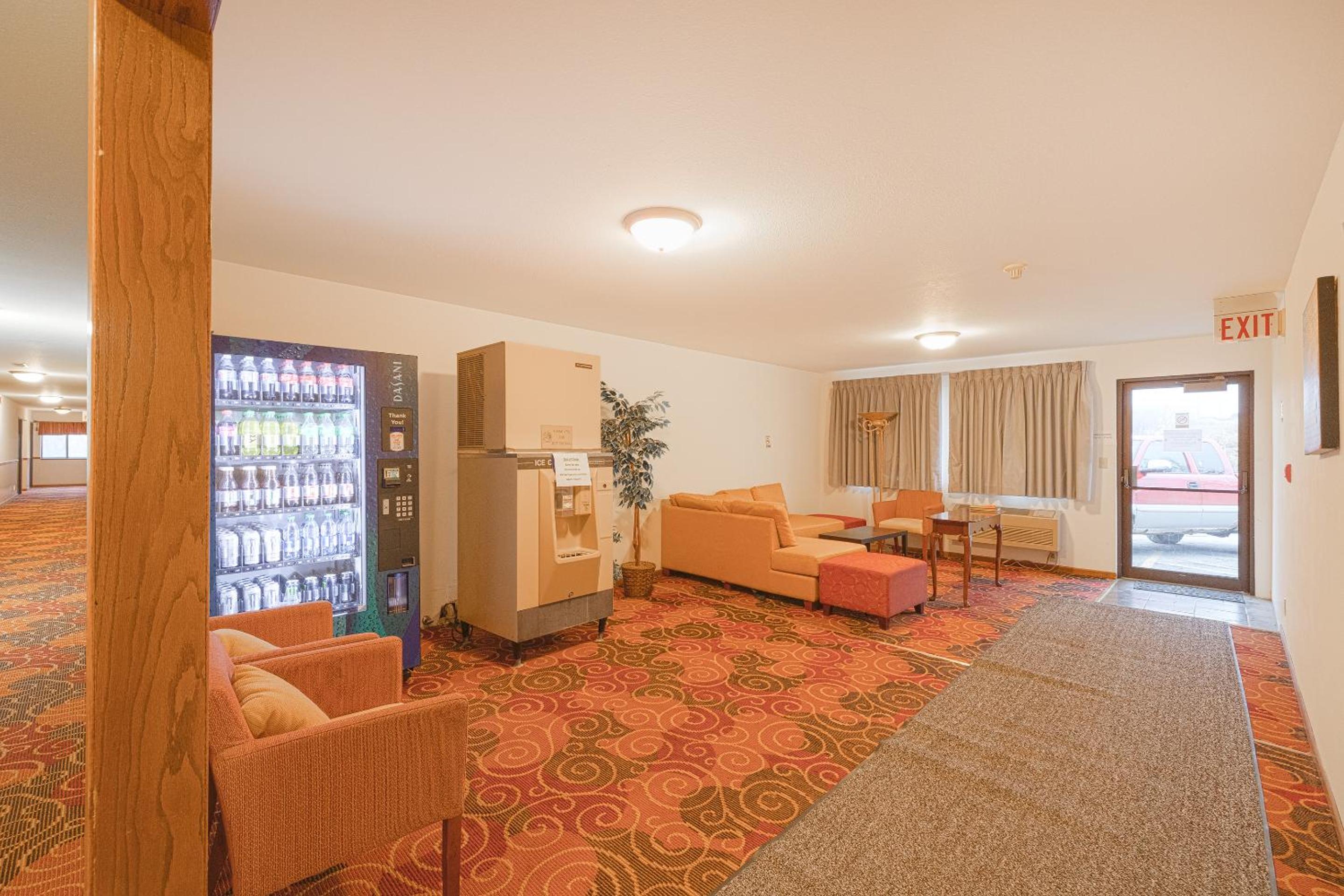 Harlan Inn and Suites By OYO Harlan - Property Image 36