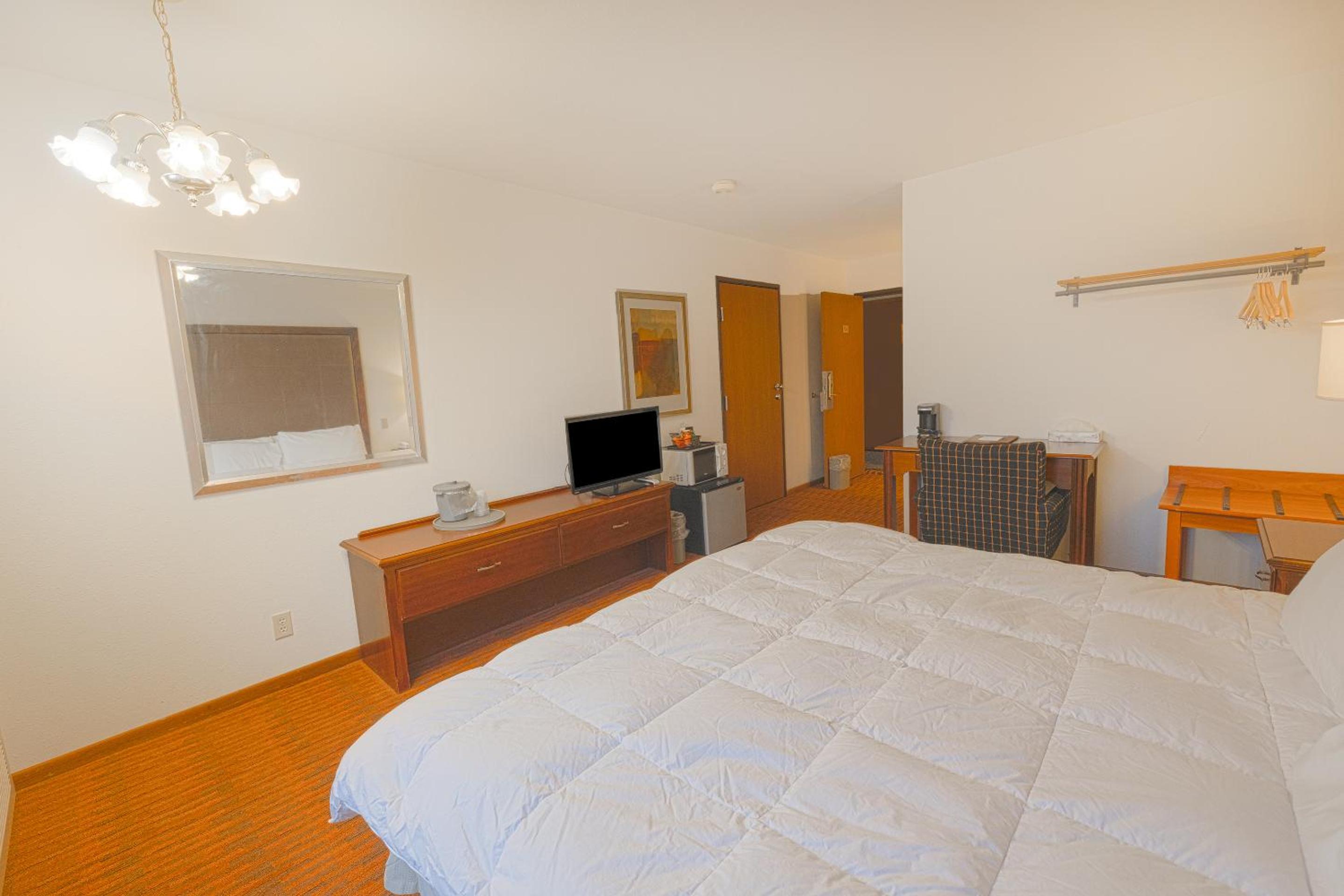 Harlan Inn and Suites By OYO Harlan - Property Image 2