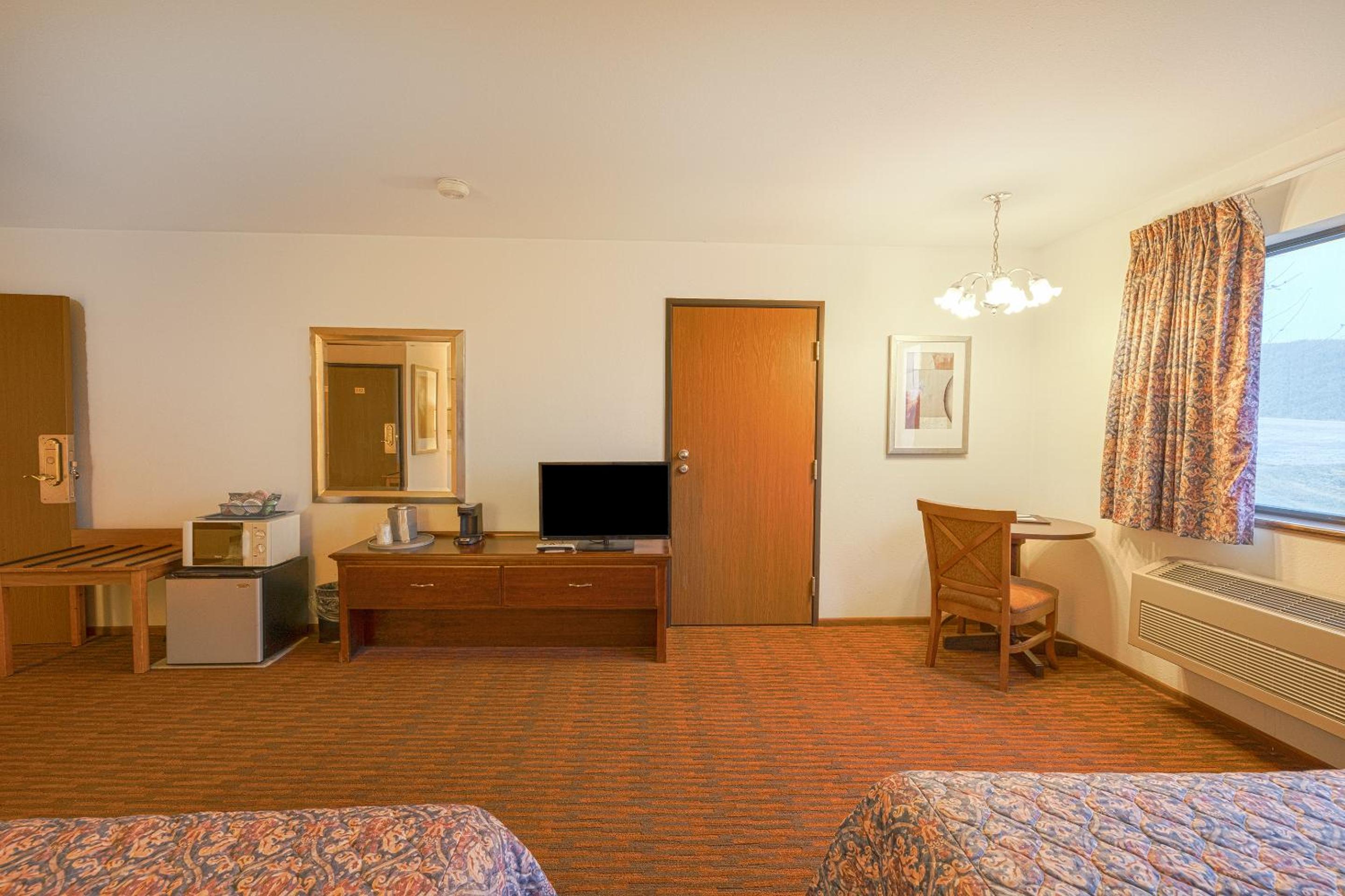 Harlan Inn and Suites By OYO Harlan - Property Image 9