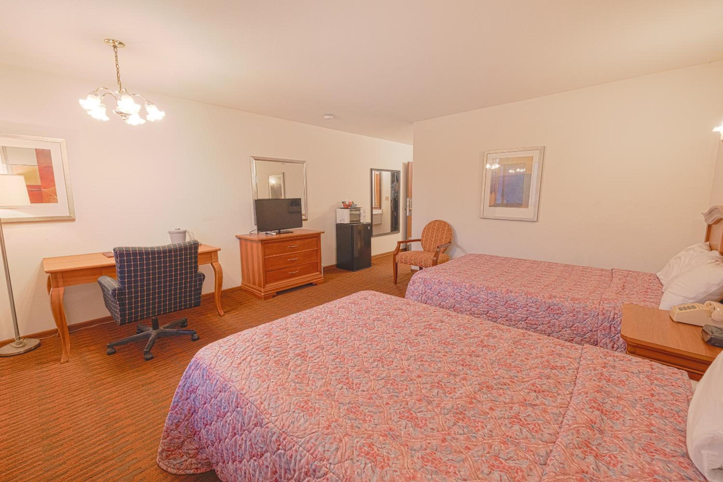 Harlan Inn and Suites By OYO Harlan - Property Image 1