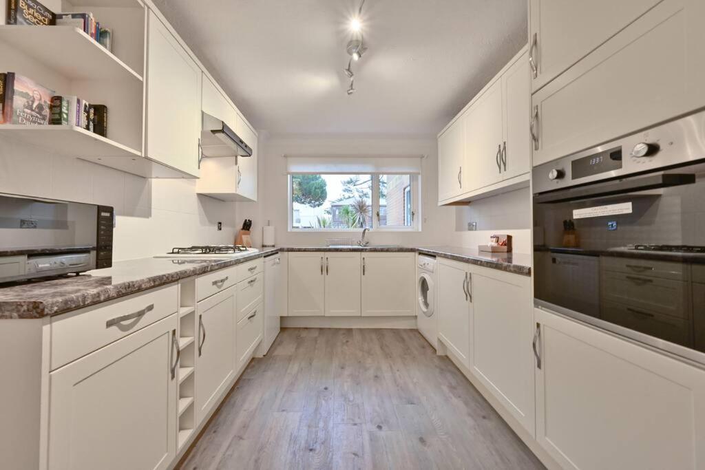 Spacious Sandbanks Apartment near Beach and Bars with Free Parking view 3
