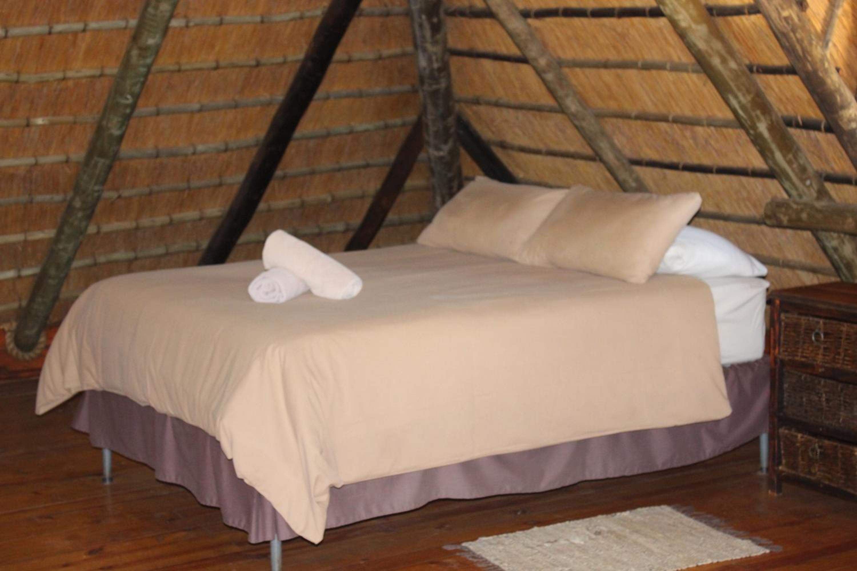 Emahlathini Guest Farm