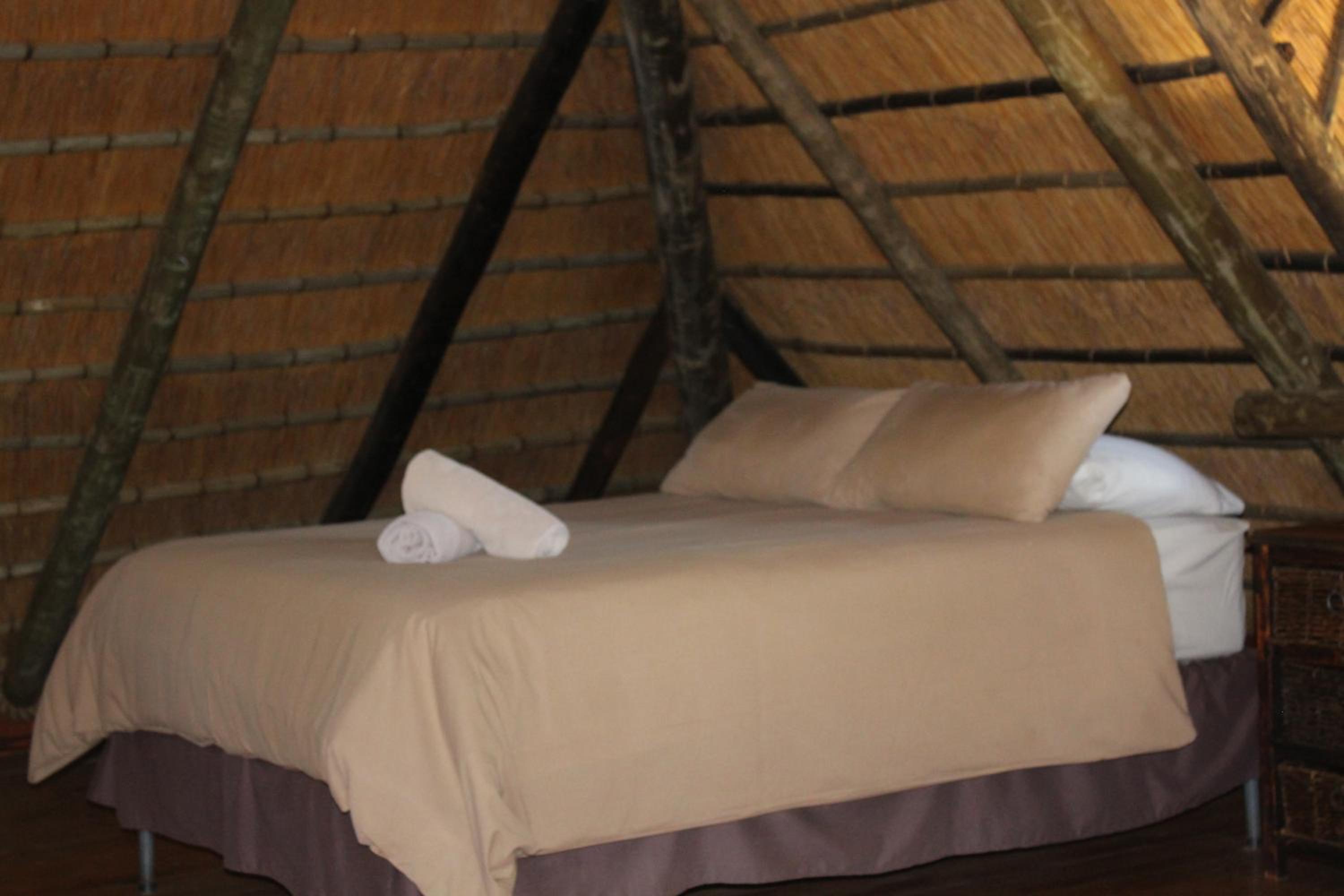 Emahlathini Guest Farm