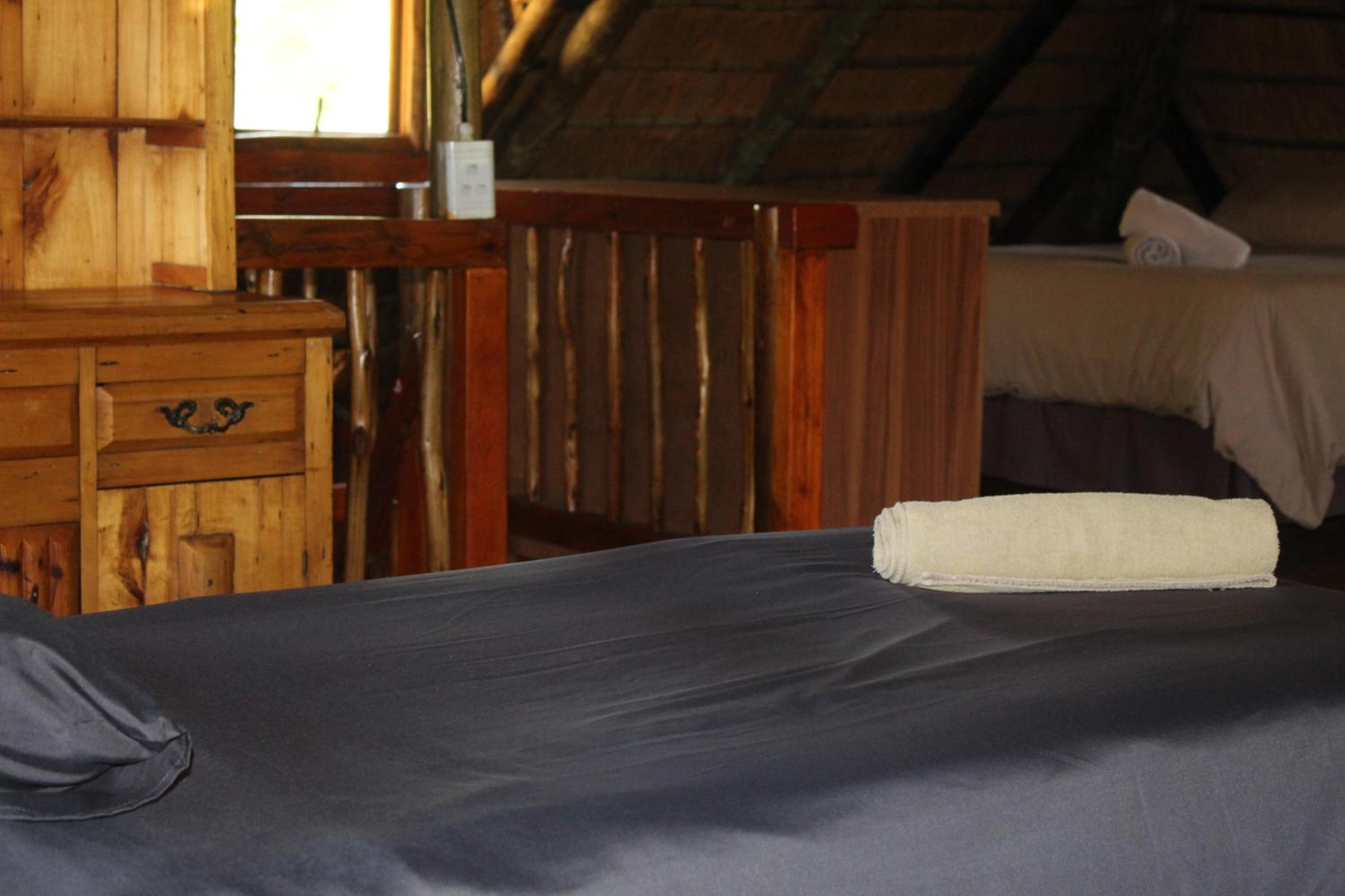 Emahlathini Guest Farm