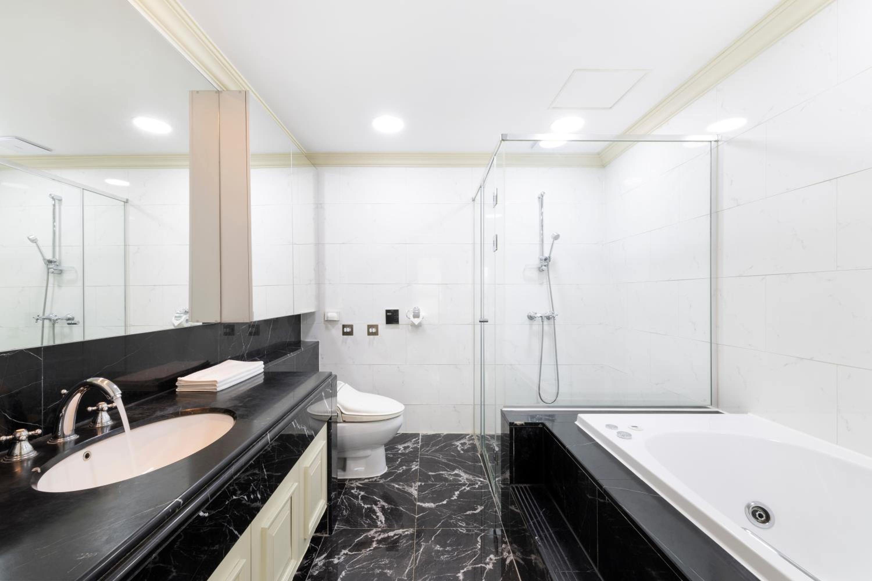 Pale De Cz Condo