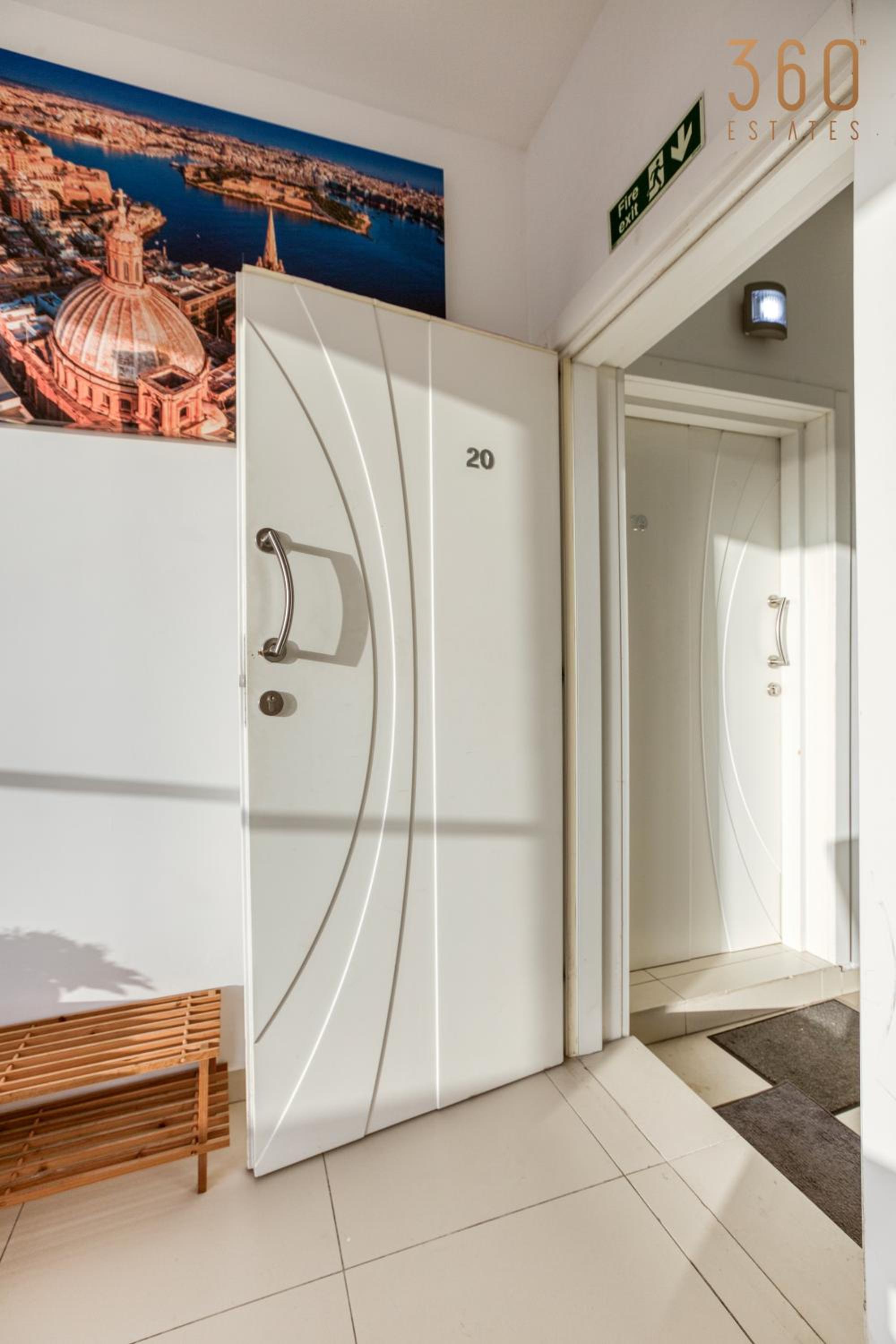 A lovely 1BR penthouse with private terrace & WIFI by 360 Estates view 4