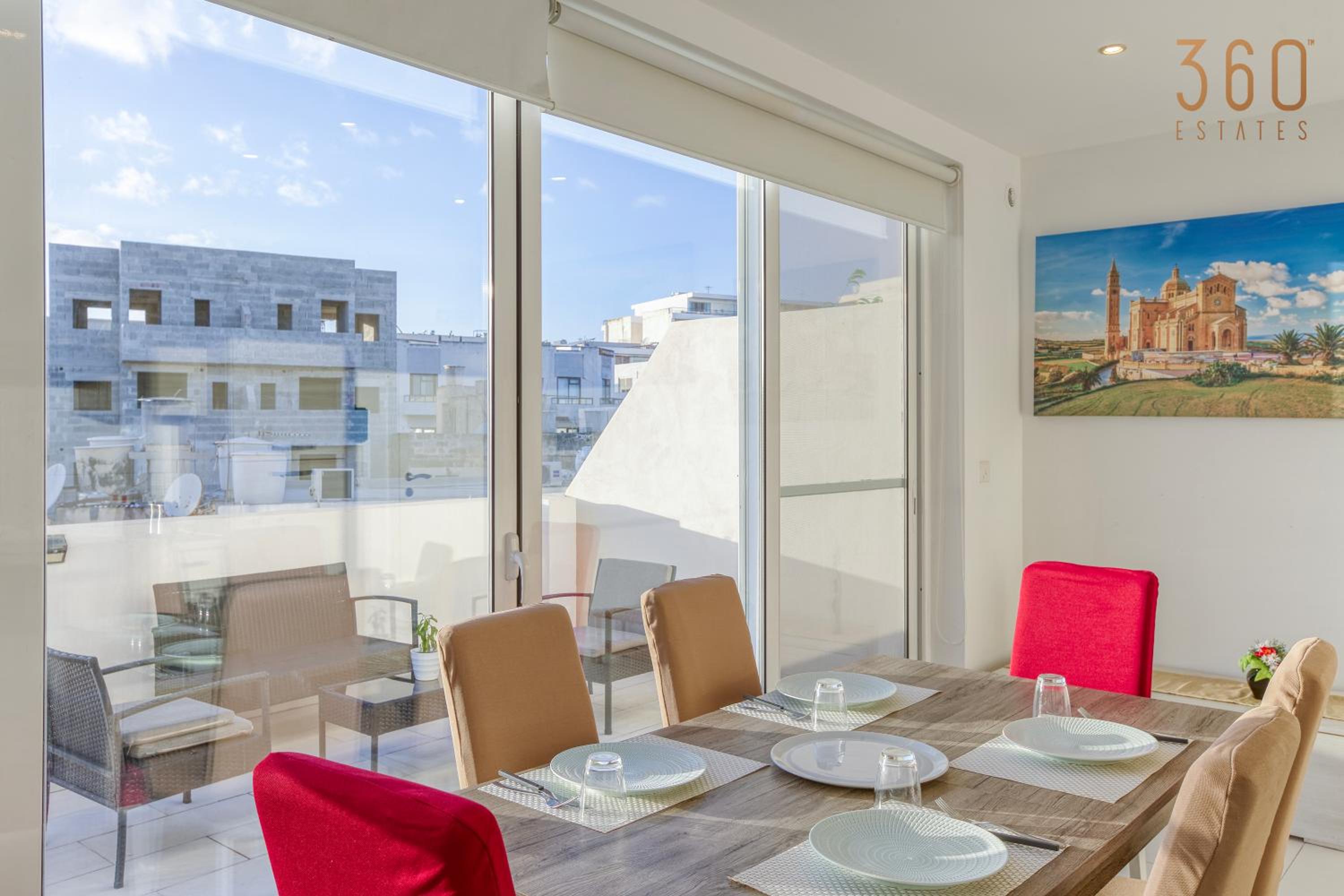 A lovely 1BR penthouse with private terrace & WIFI by 360 Estates view 3