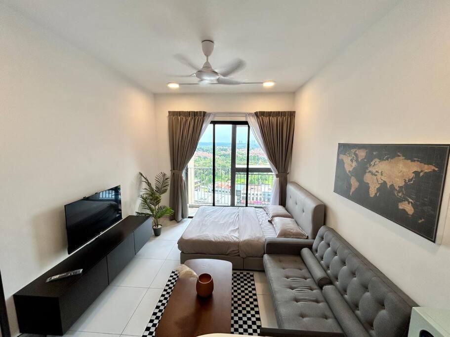 Skytrees Bukit Indah by HCK Dualkey-Unit 2Pax 4Pax