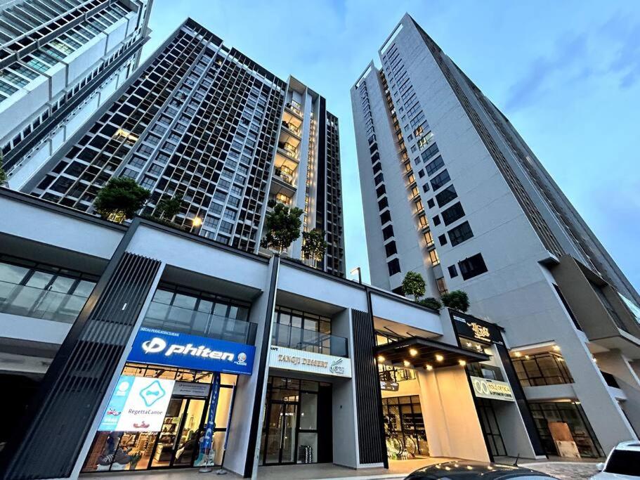 Skytrees Bukit Indah by HCK Dualkey-Unit 2Pax 4Pax