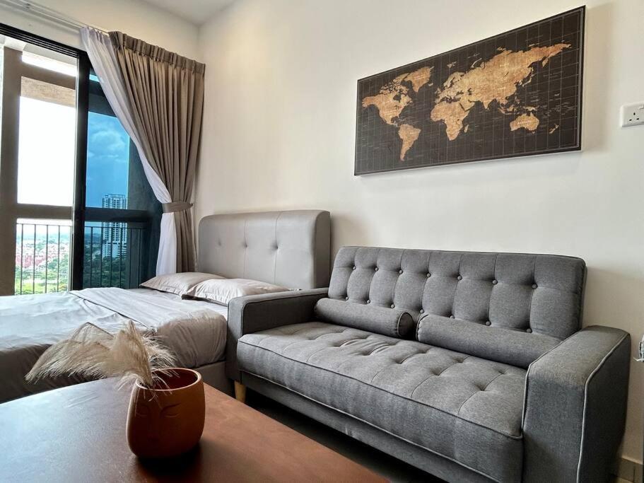 Skytrees Bukit Indah by HCK Dualkey-Unit 2Pax 4Pax