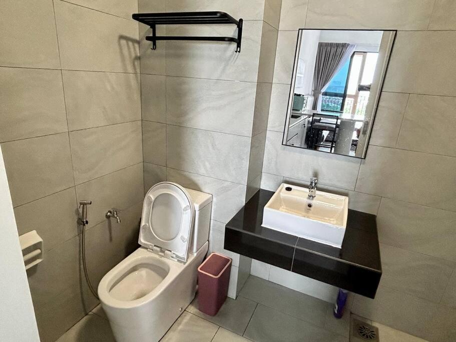 Skytrees Bukit Indah by HCK Dualkey-Unit 2Pax 4Pax