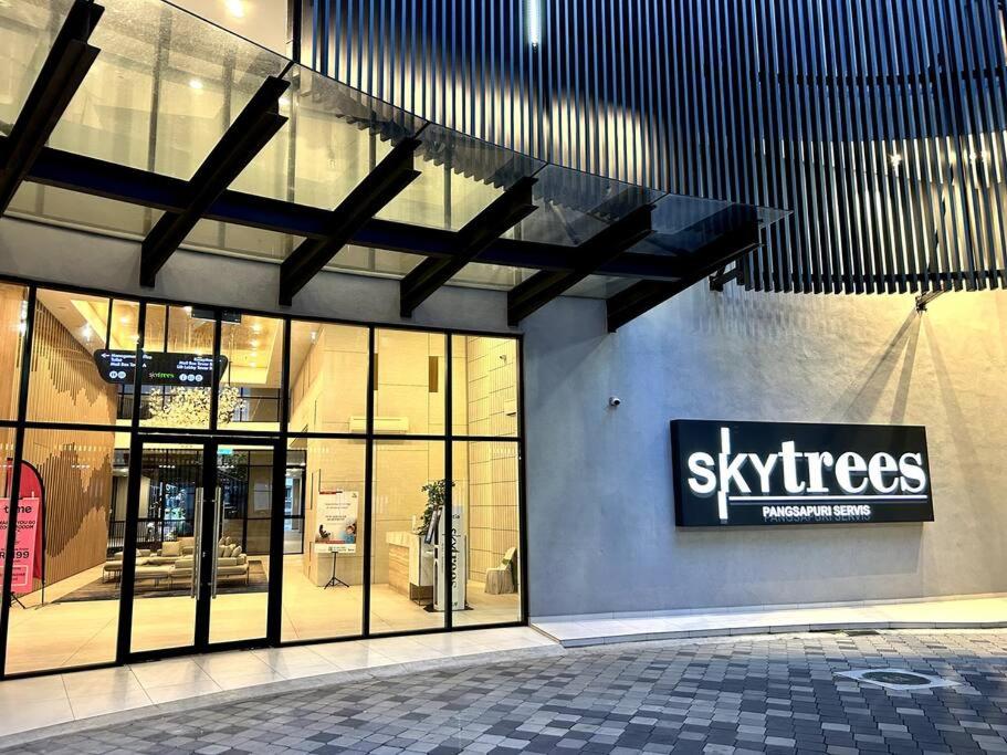 Skytrees Bukit Indah by HCK Dualkey-Unit 2Pax 4Pax