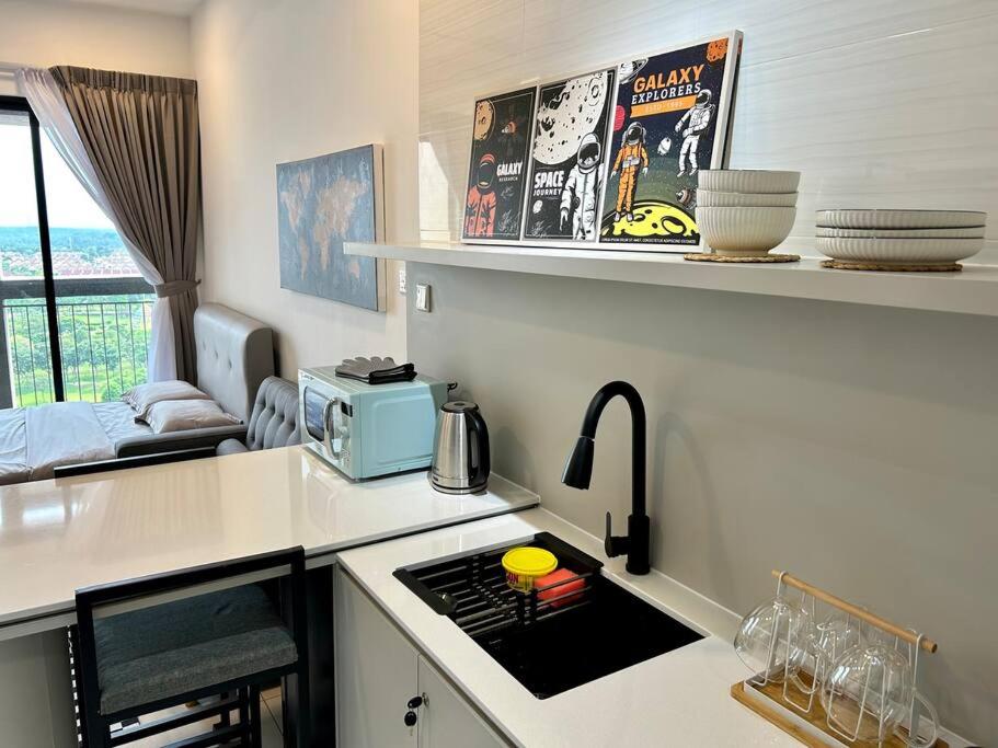 Skytrees Bukit Indah by HCK Dualkey-Unit 2Pax 4Pax