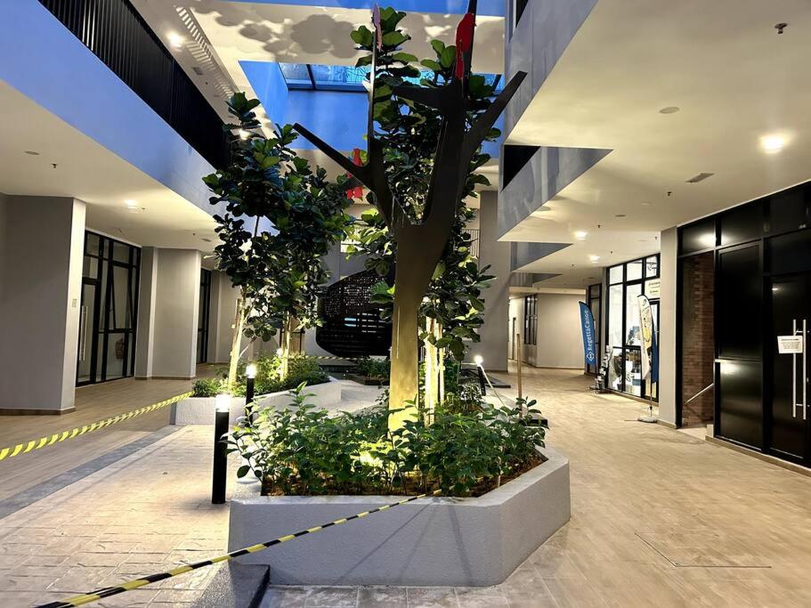 Skytrees Bukit Indah by HCK Dualkey-Unit 2Pax 4Pax