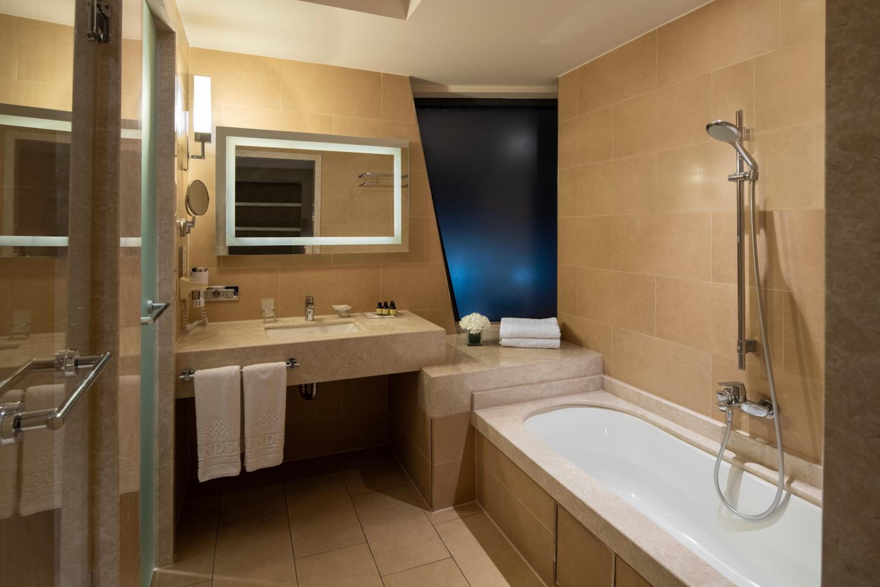 Windsor Hotel & Convention Center Istanbul - Image 78