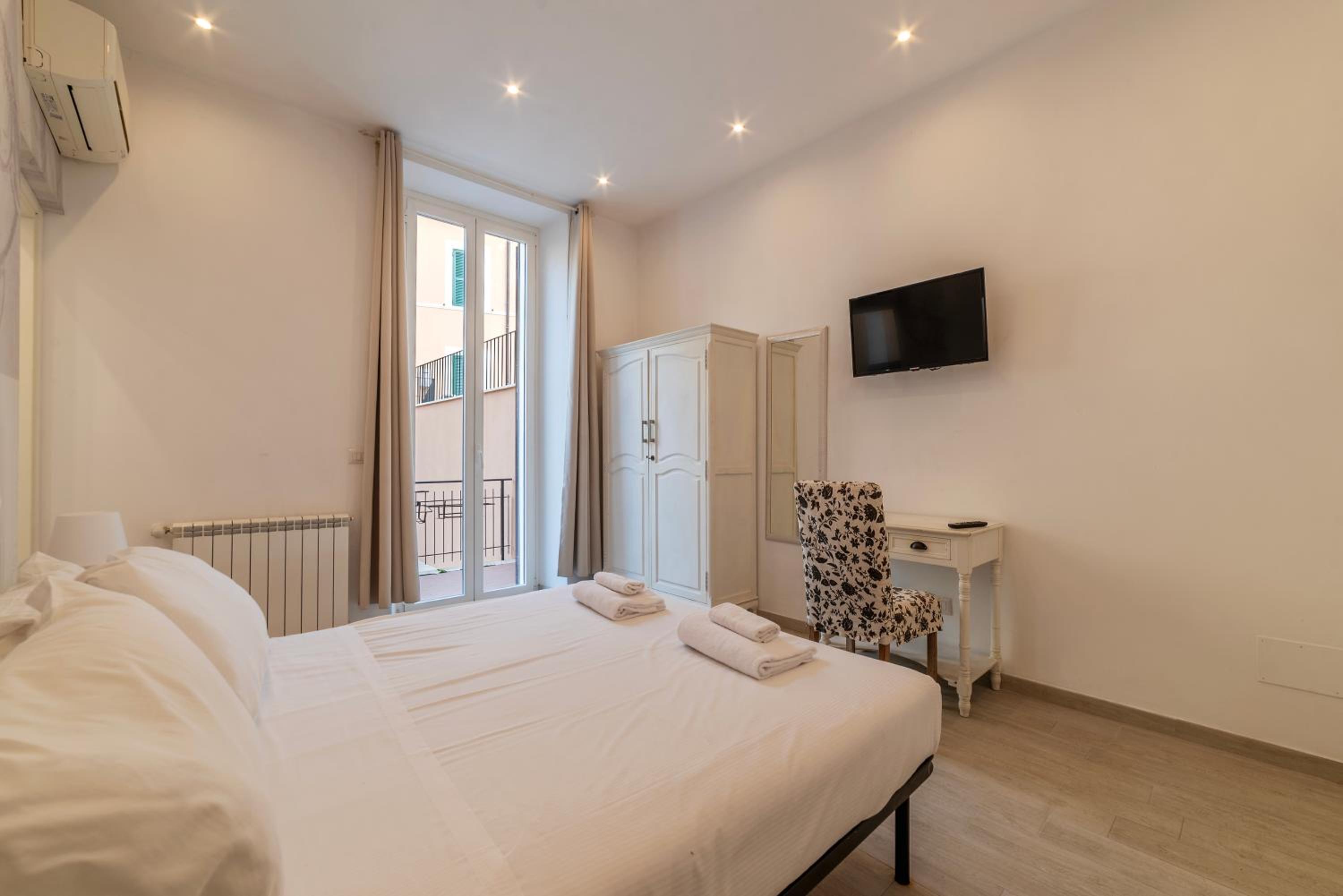 Major 93 Guesthouse