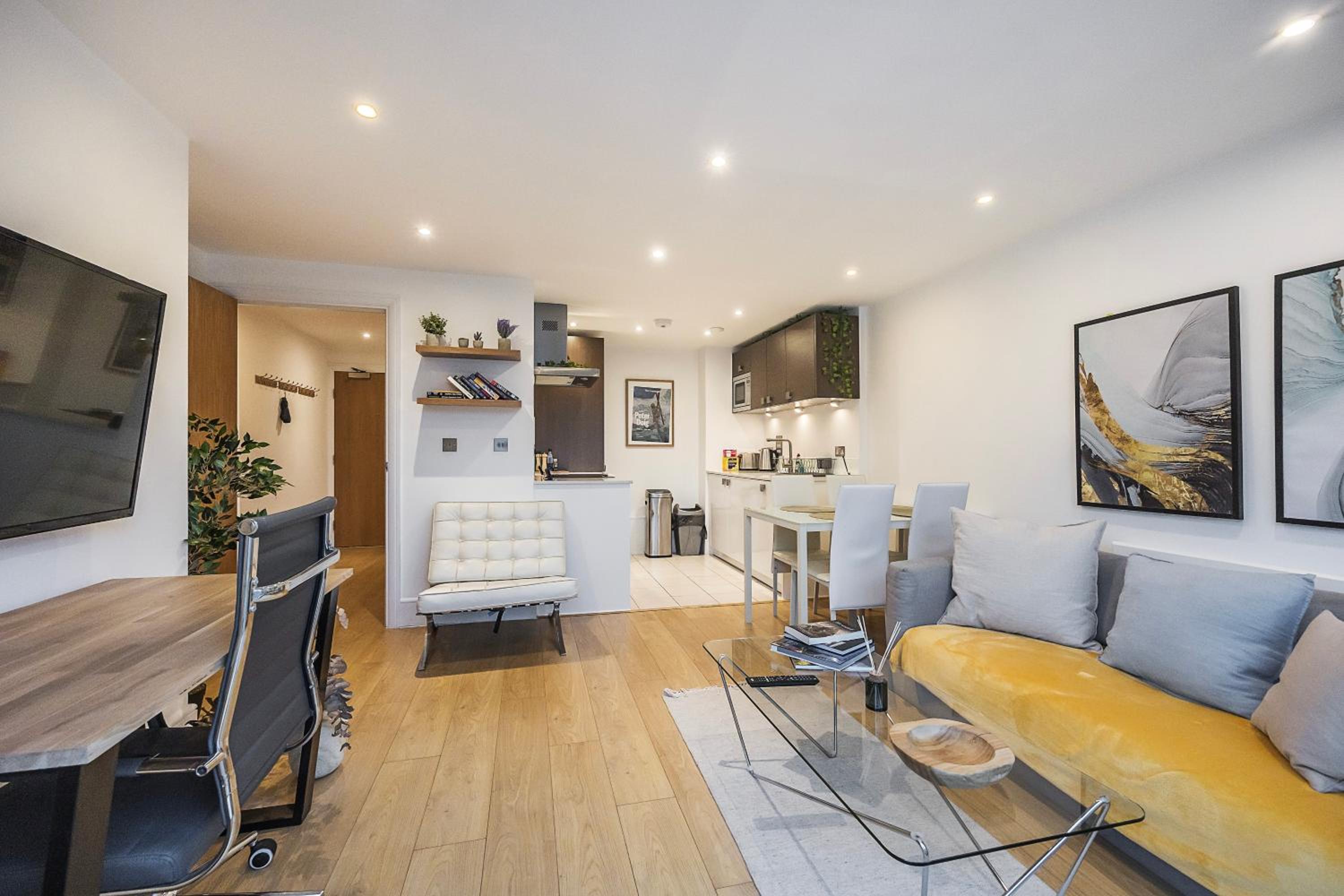 Urban Oasis with Views in Old St