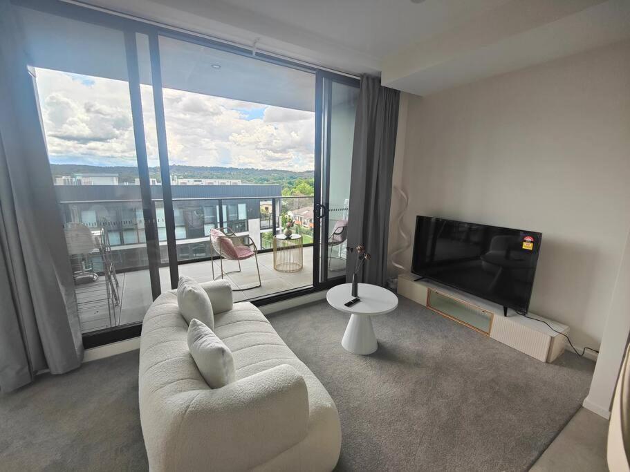 Brand New 2B1B Apt @ Inner North of Canberra