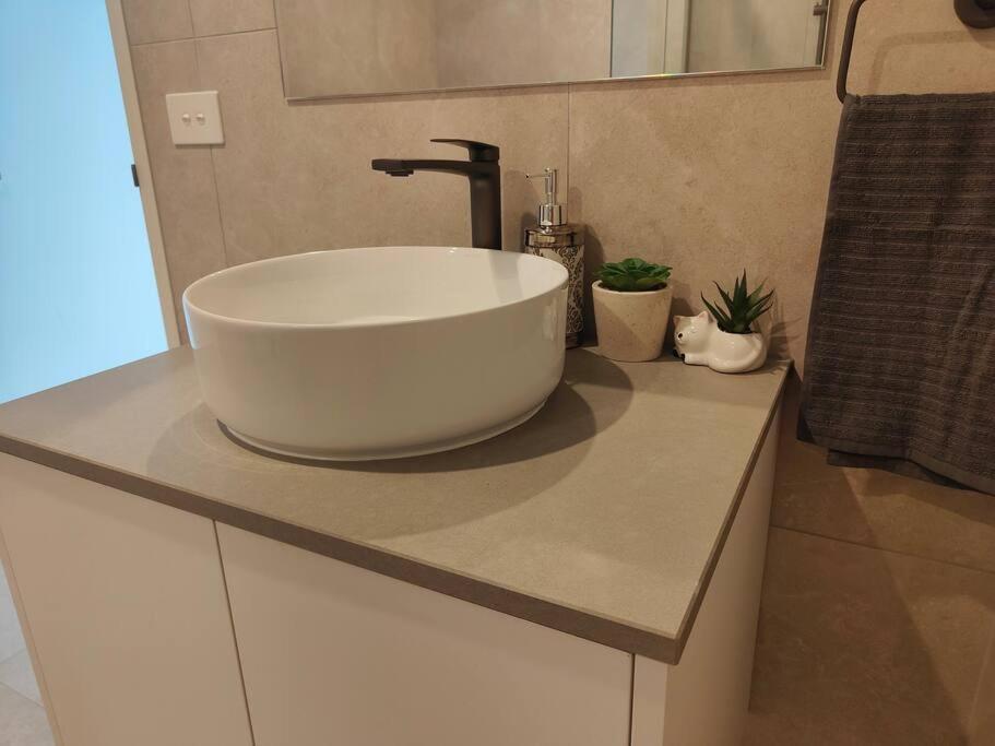 Brand New 2B1B Apt @ Inner North of Canberra