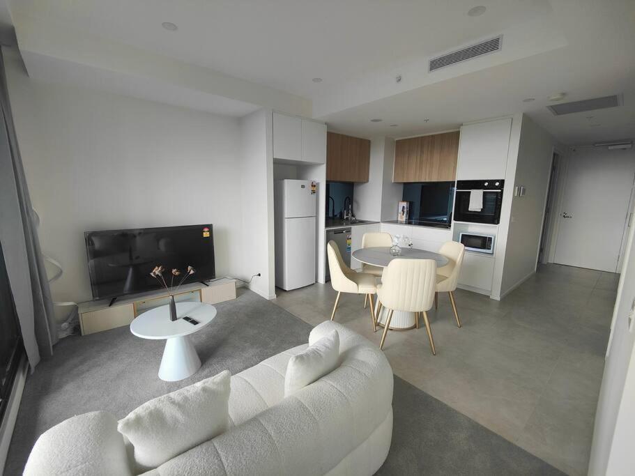 Brand New 2B1B Apt @ Inner North of Canberra