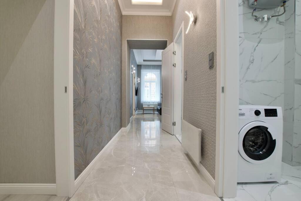 Premium Apartment by Hi5 - 2 bedroom in the center view 4