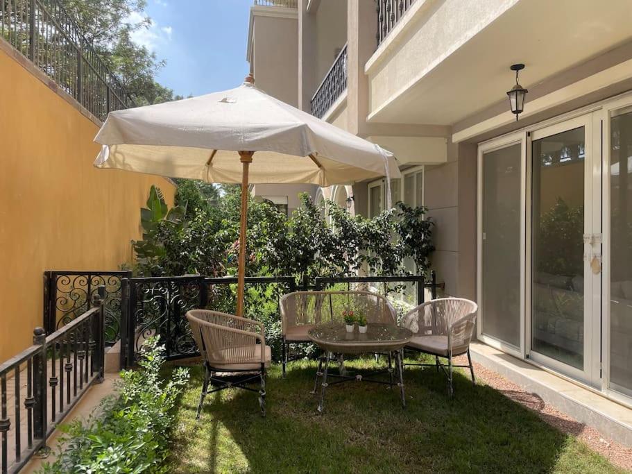 Access-Apartment with garden and shared pool