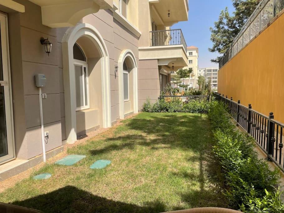 Access-Apartment with garden and shared pool