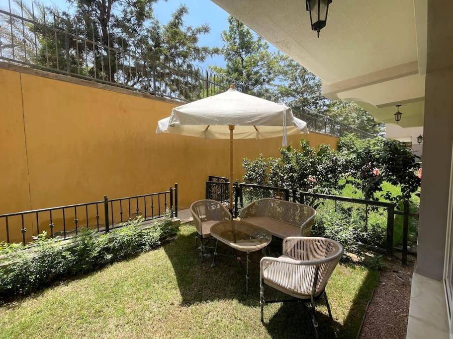 Access-Apartment with garden and shared pool