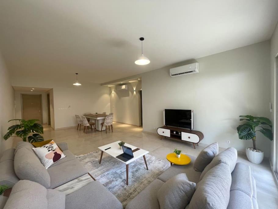 Access-Apartment with garden and shared pool