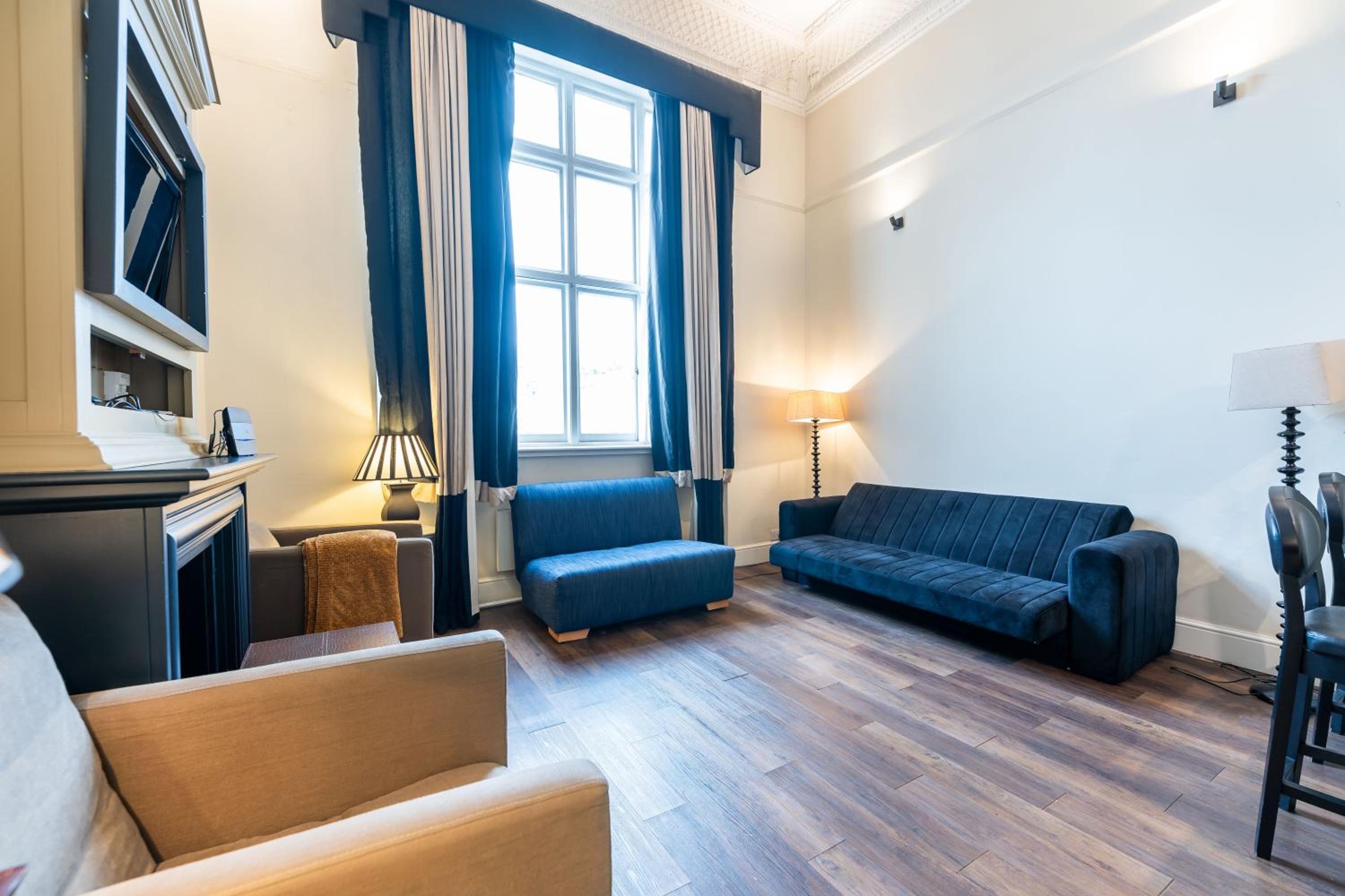Luxury One Bedroom Mezzanine in Paddington