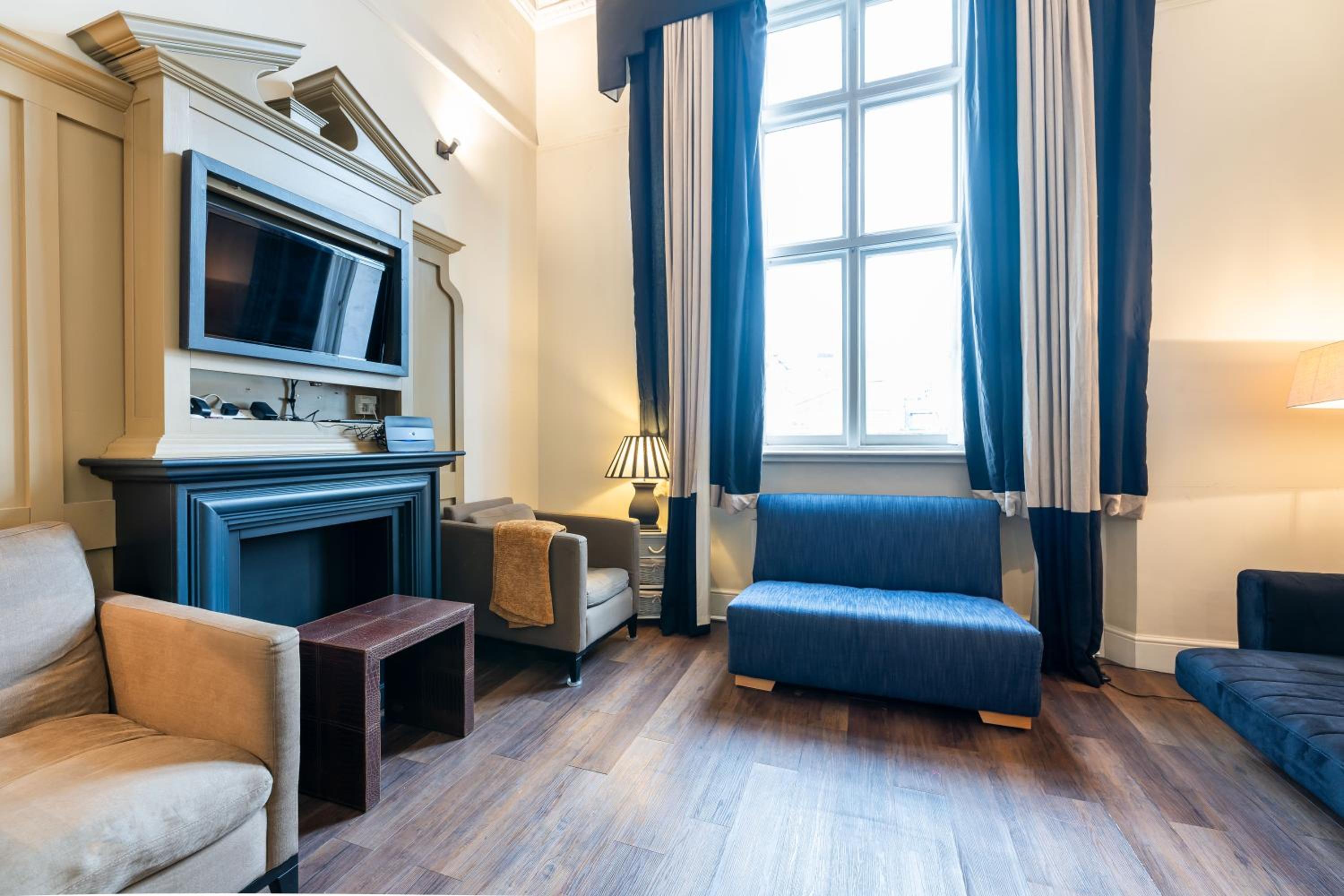 Luxury One Bedroom Mezzanine in Paddington