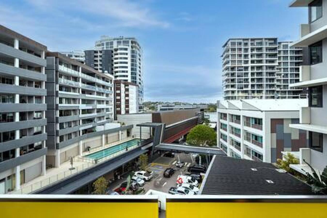 54Q Opposite lush park playground, Portside 2BR FPKG