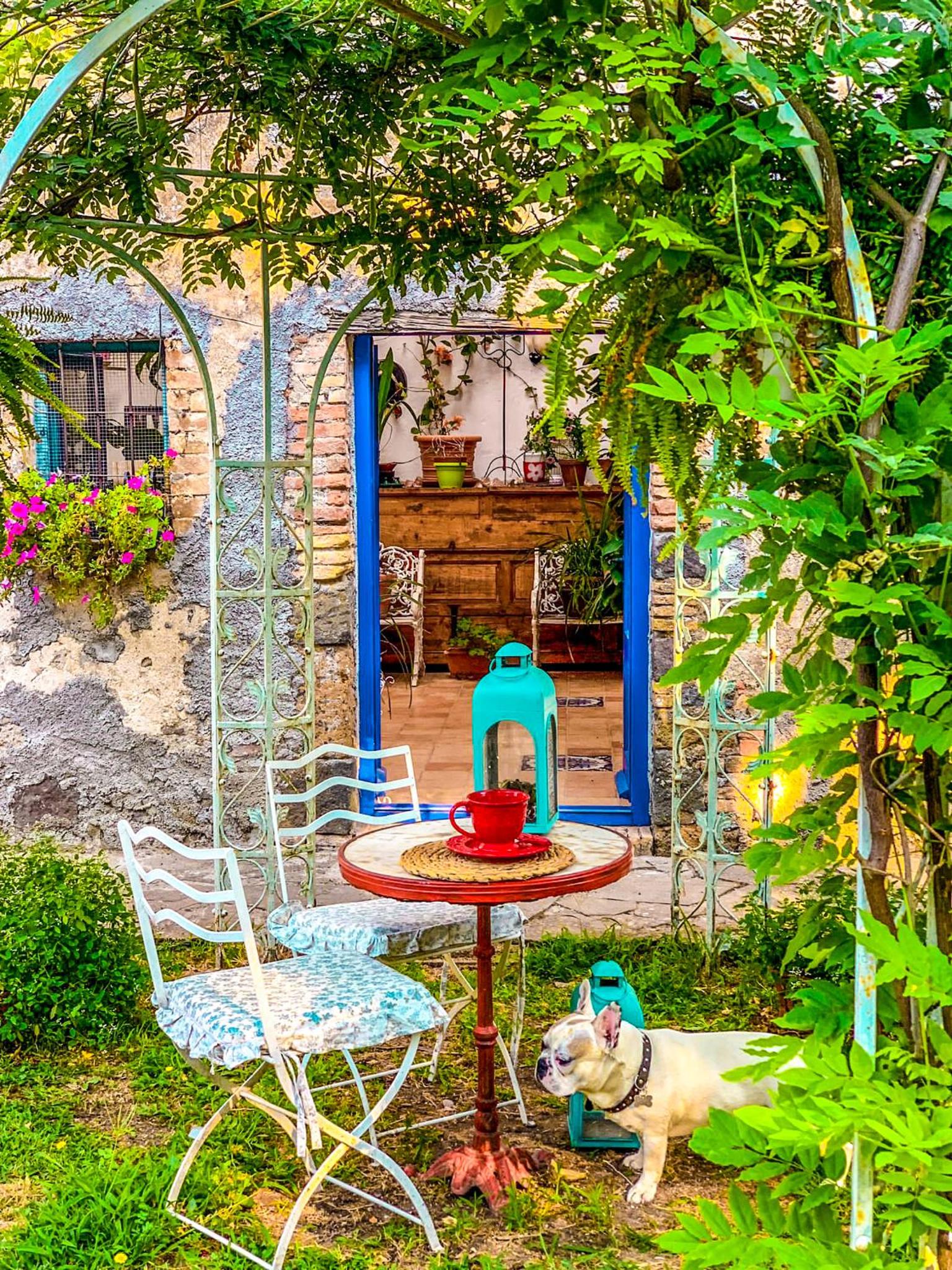 Madeleine: Luxury Villa in Italy