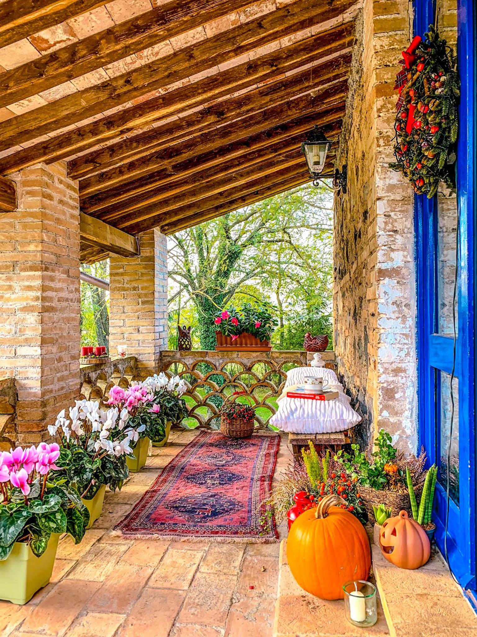 Madeleine: Luxury Villa in Italy
