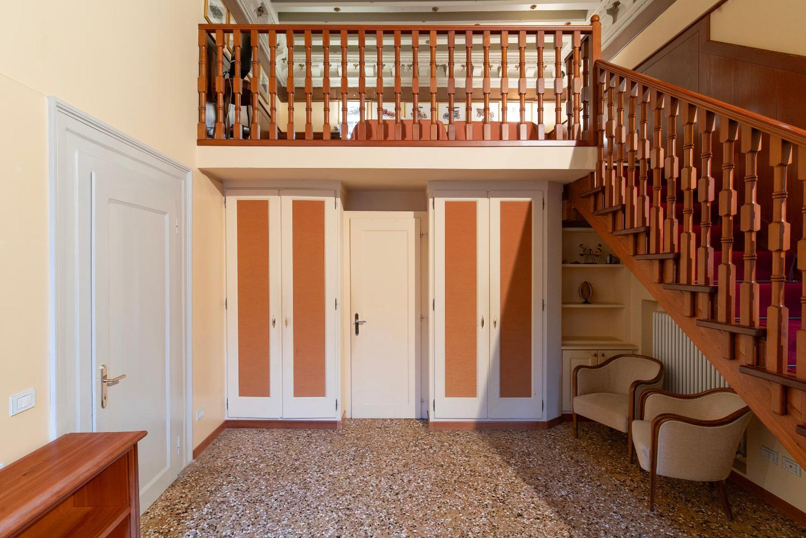 Fortuny 3967 Luxury suites wine