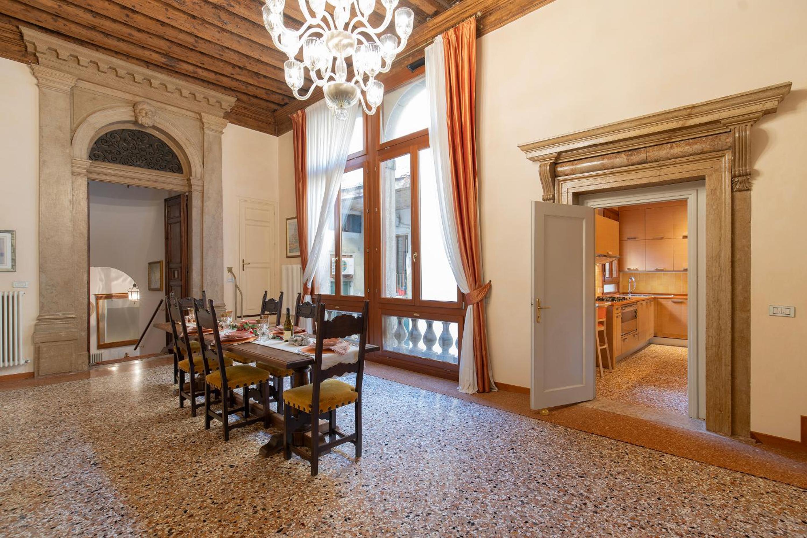 Fortuny 3967 Luxury suites wine