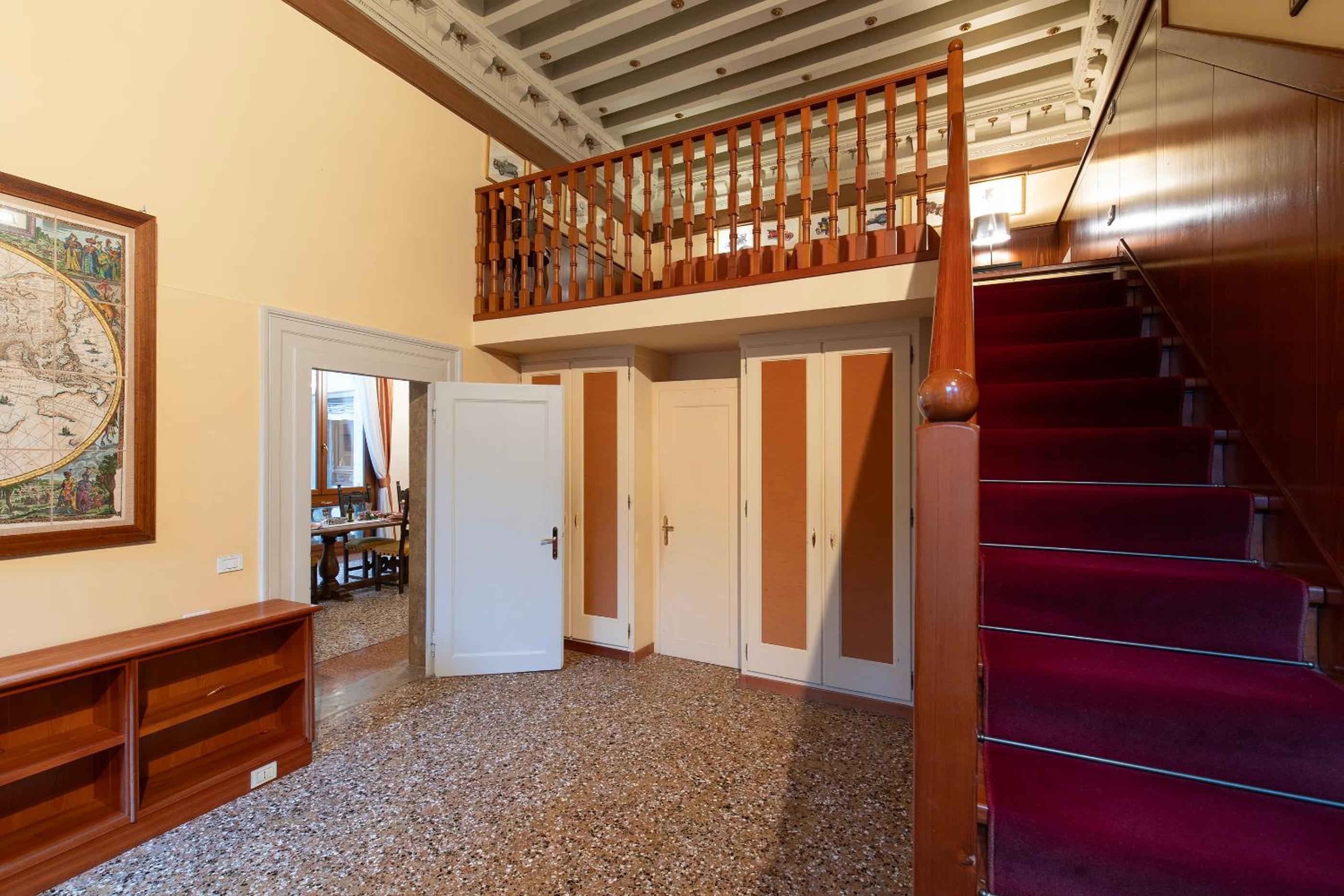 Fortuny 3967 Luxury suites wine
